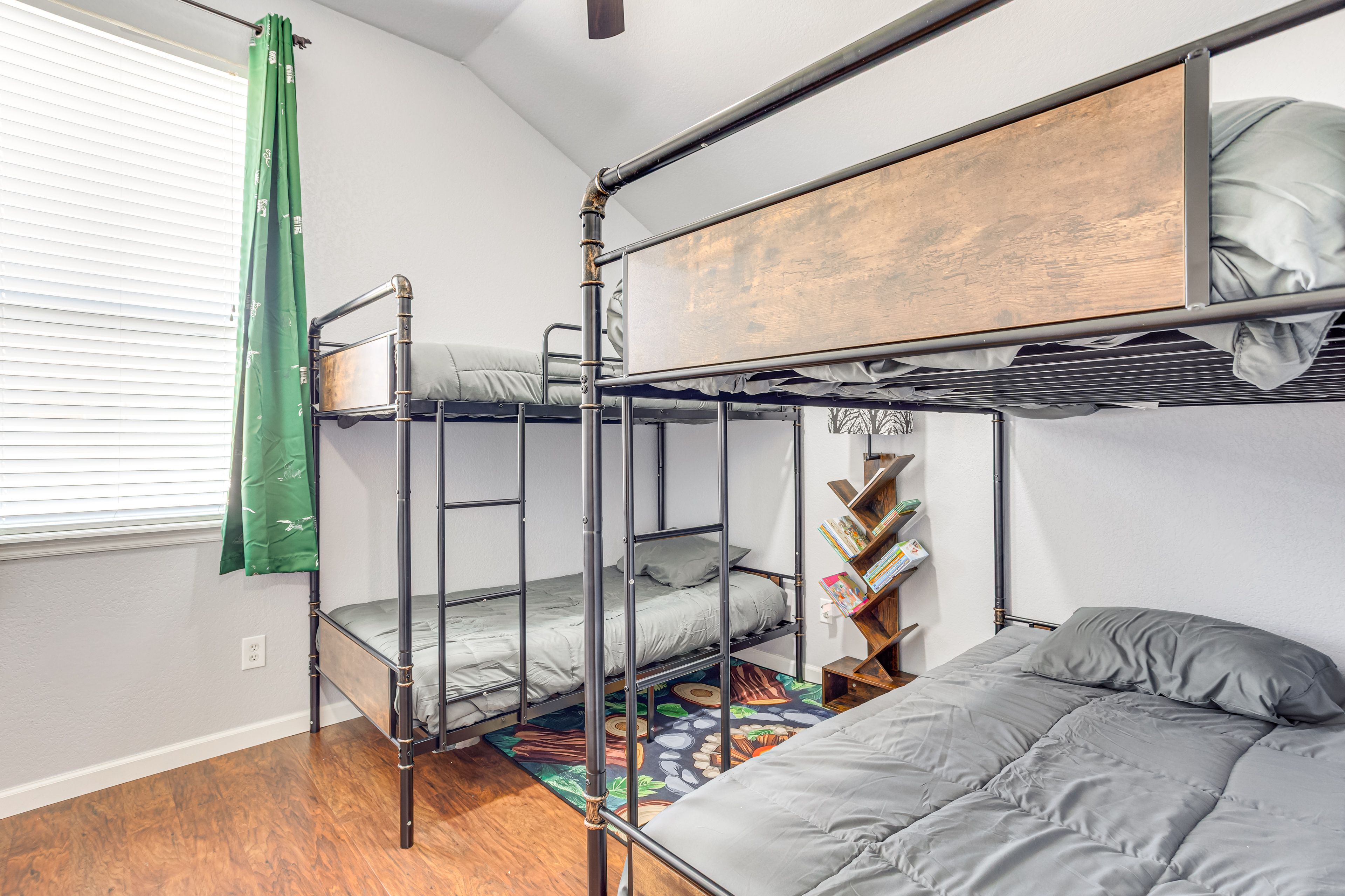 Bedroom 3 | 2 Twin Bunk Beds