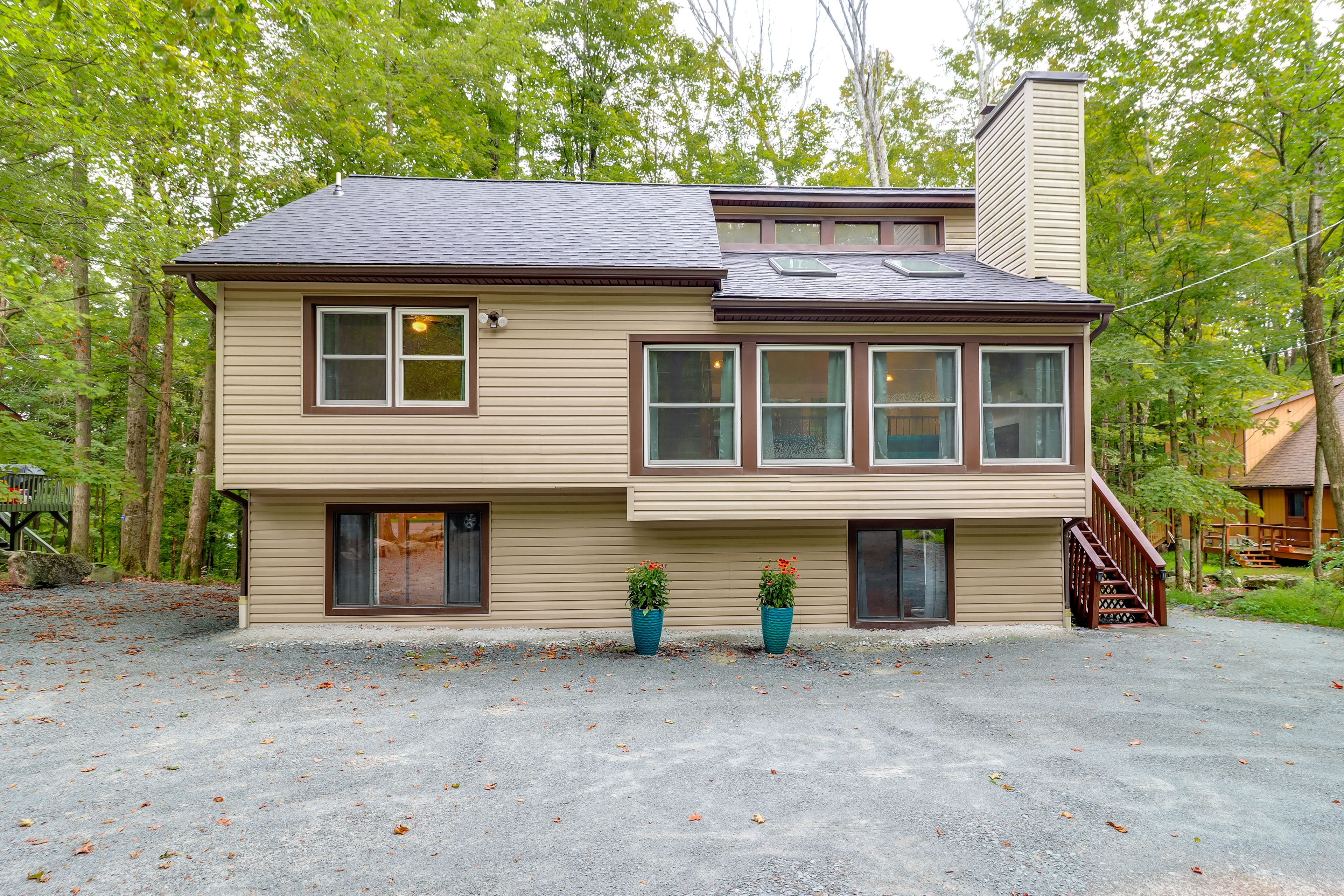 Parking | Driveway (5 Vehicles)