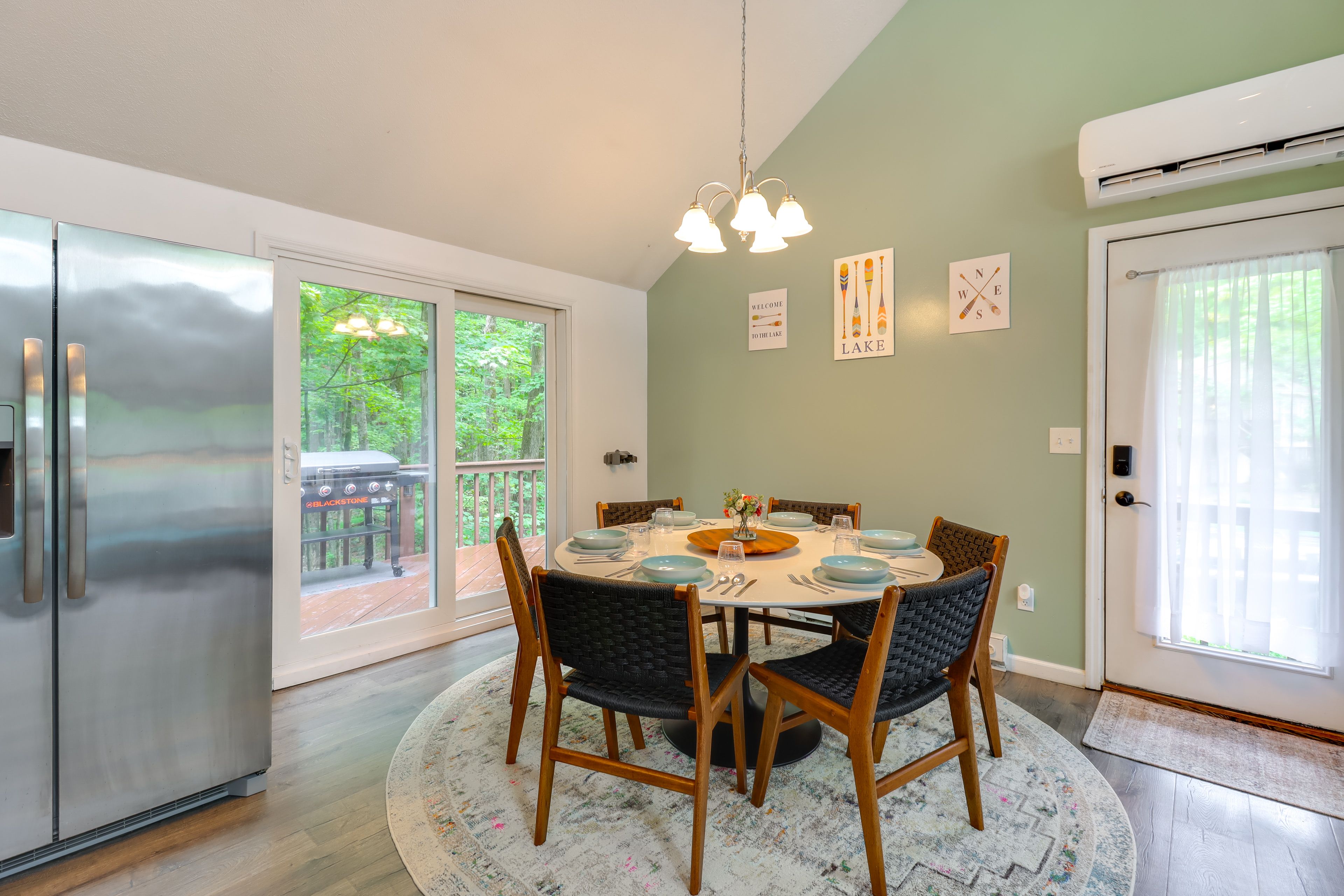 Dining Area | Main Level