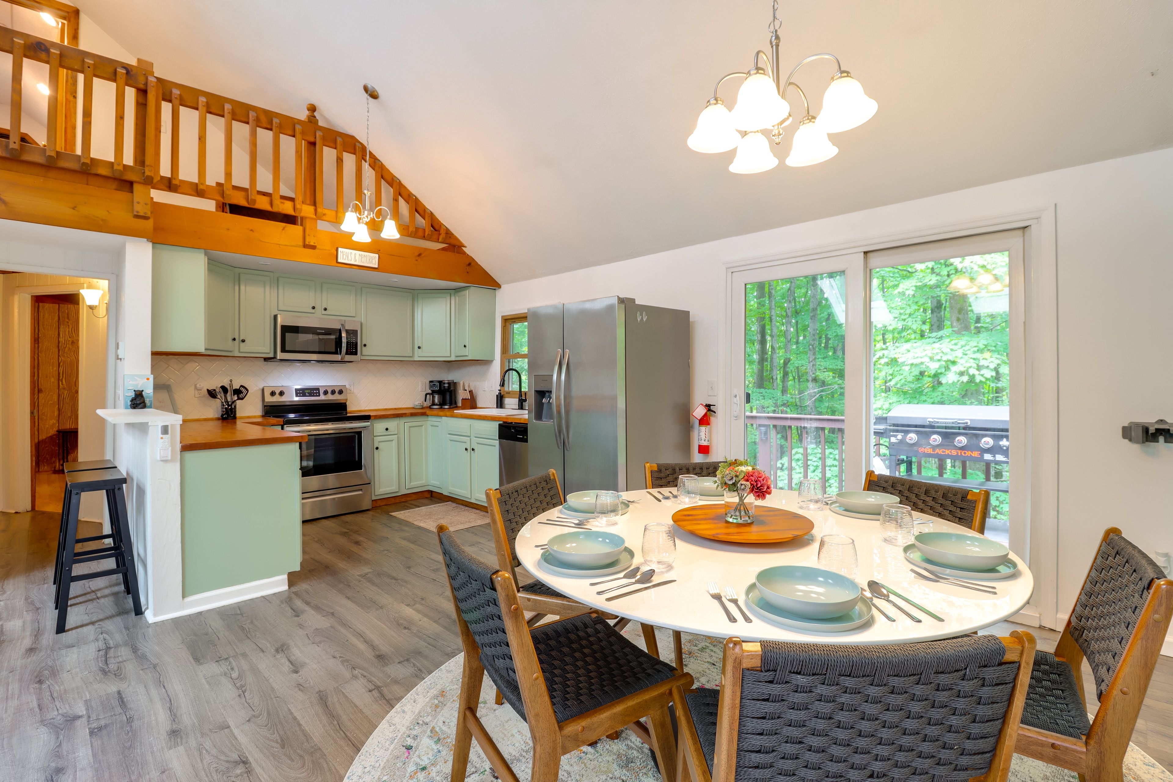 Dining Area | Kitchen | Cooking Basics | Main Level