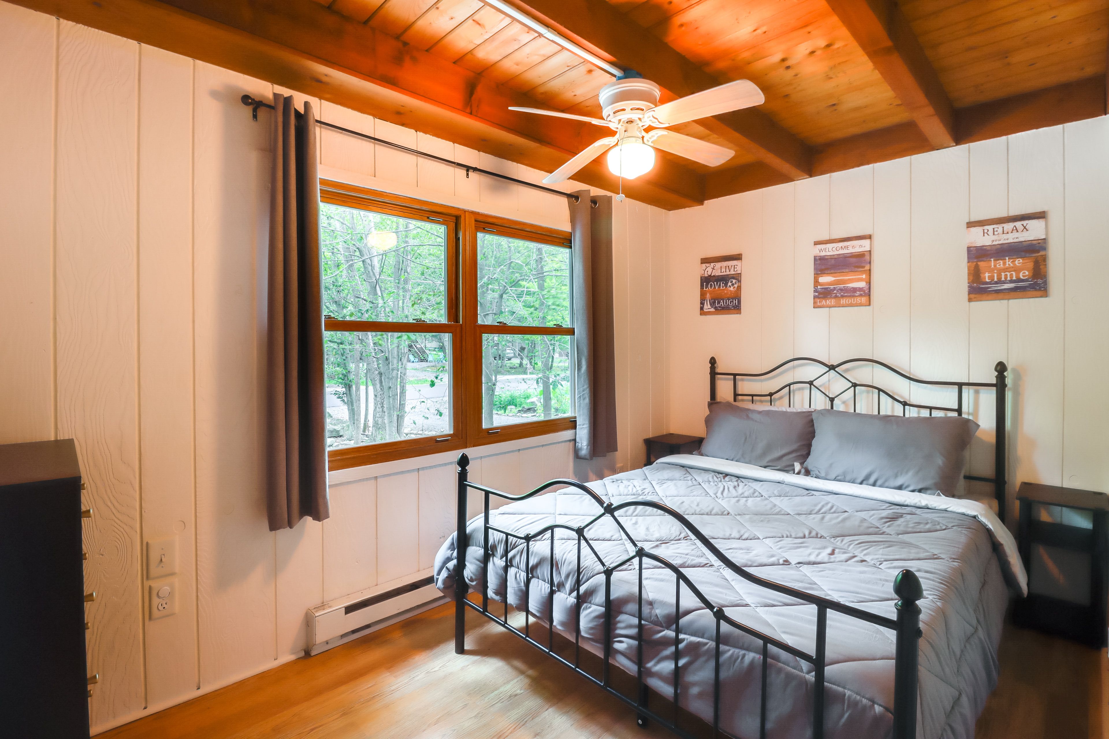 Bedroom 1 | Queen Bed | Main Level