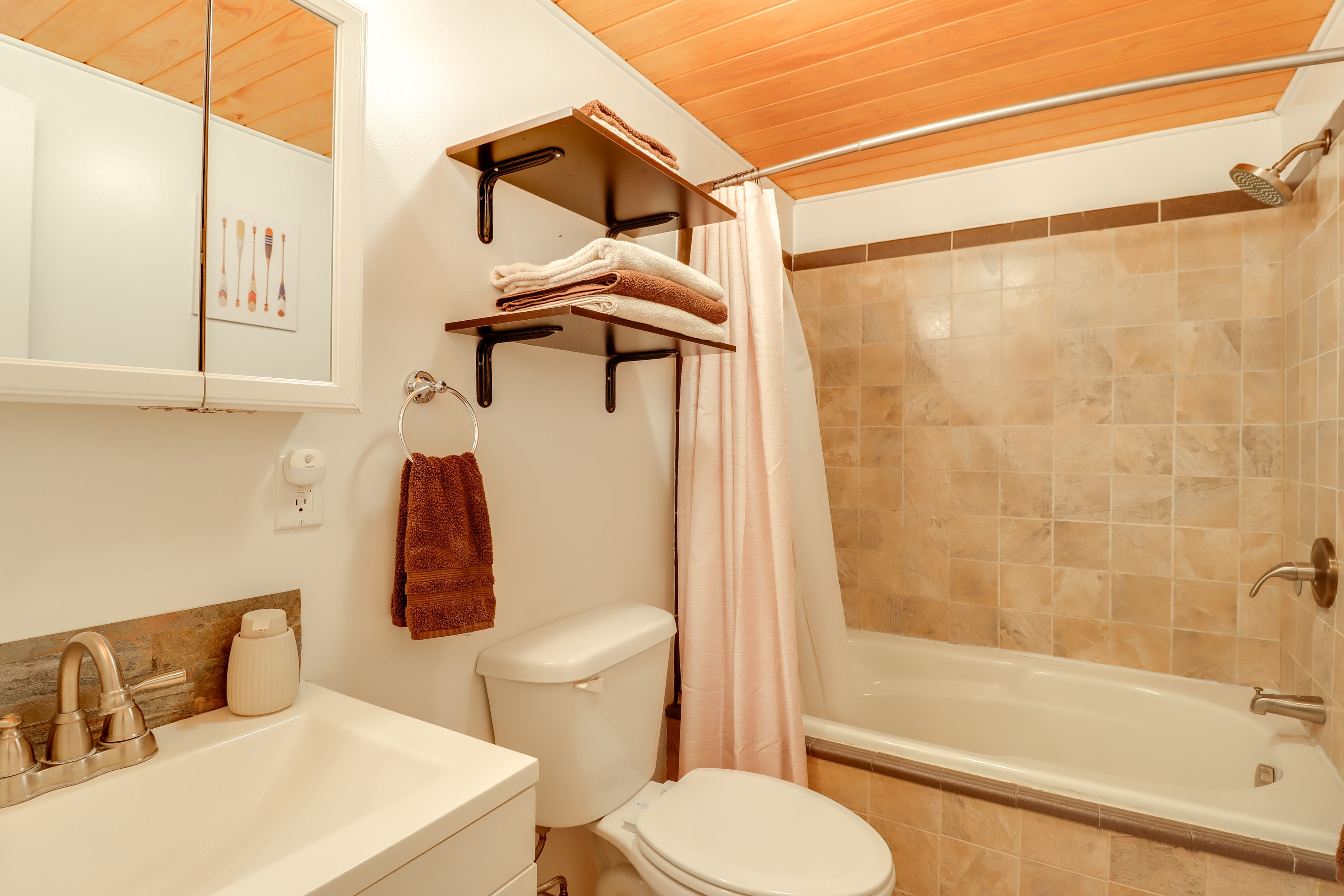 Bathroom | Towels Provided | Main Level