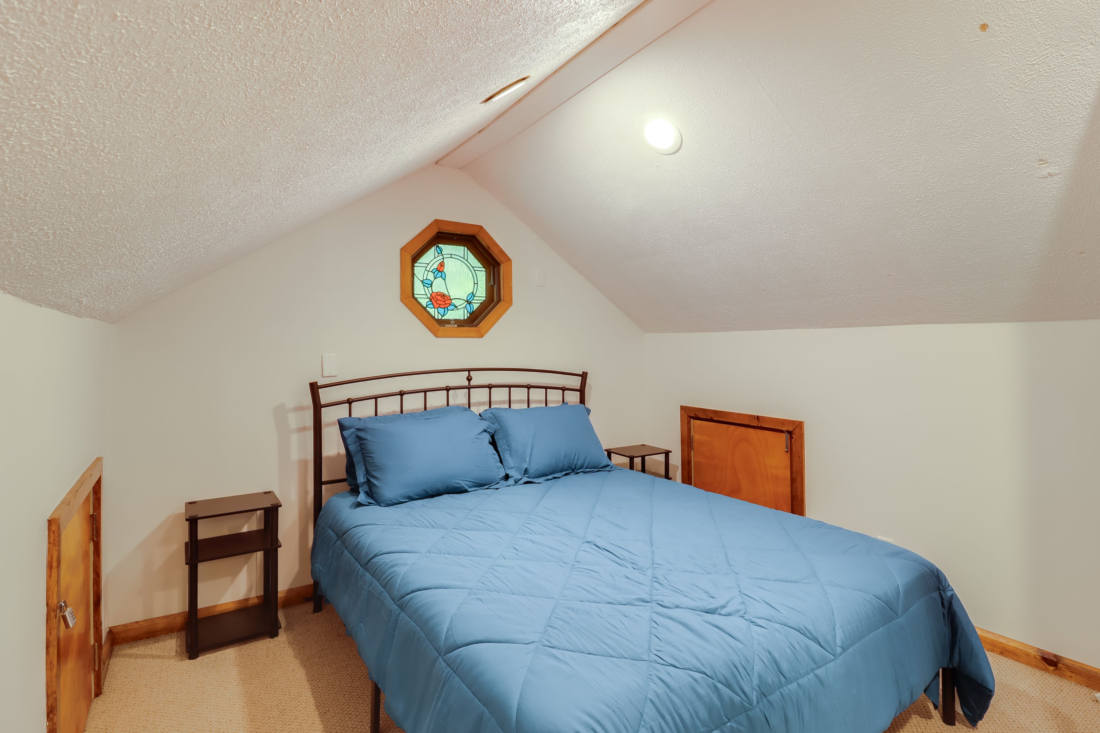 Bedroom 3 | Queen Bed | Upper Level
