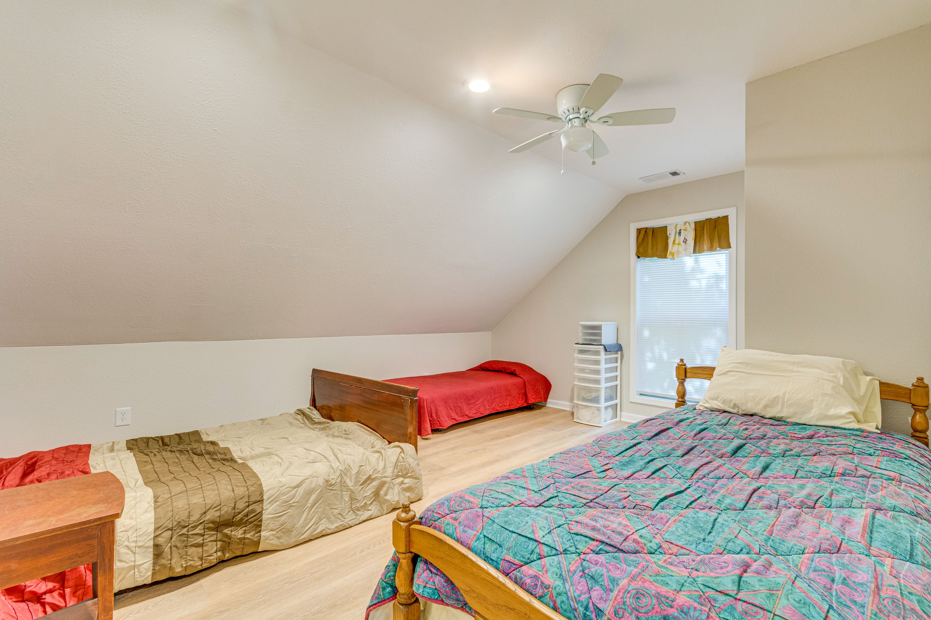 Bedroom 2 | 2 Full Beds | Twin Bed | 2nd Floor