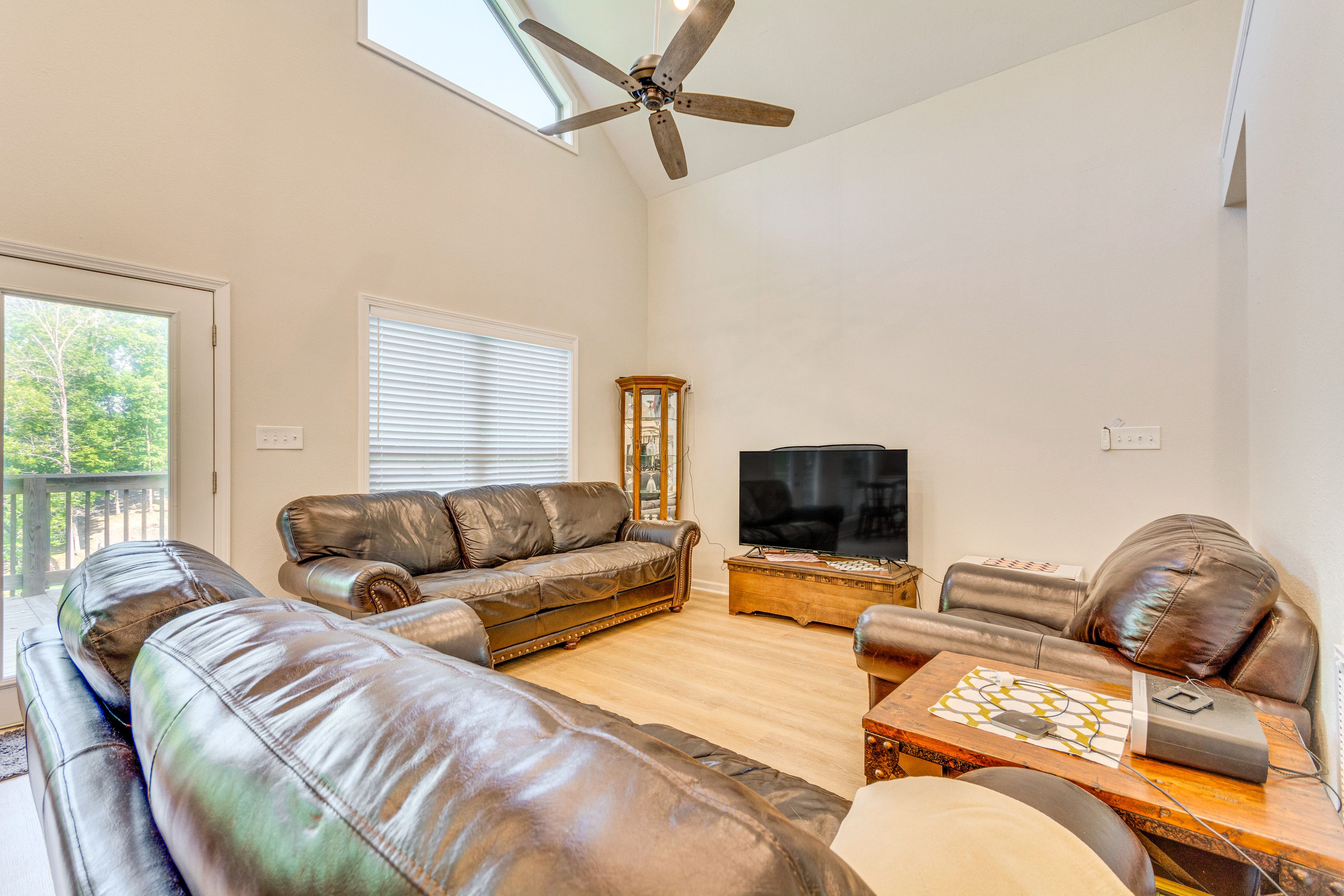 Living Room | Free WiFi | Central A/C & Heat | 1st Floor