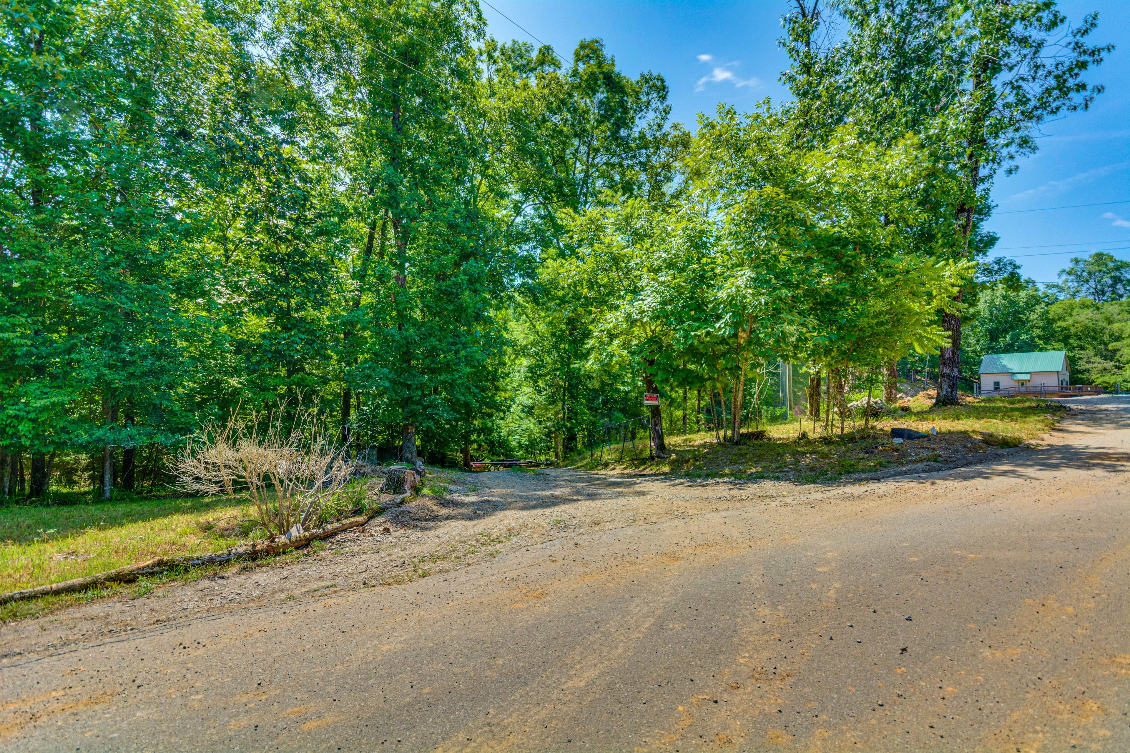 Parking | Driveway (6 Vehicles)