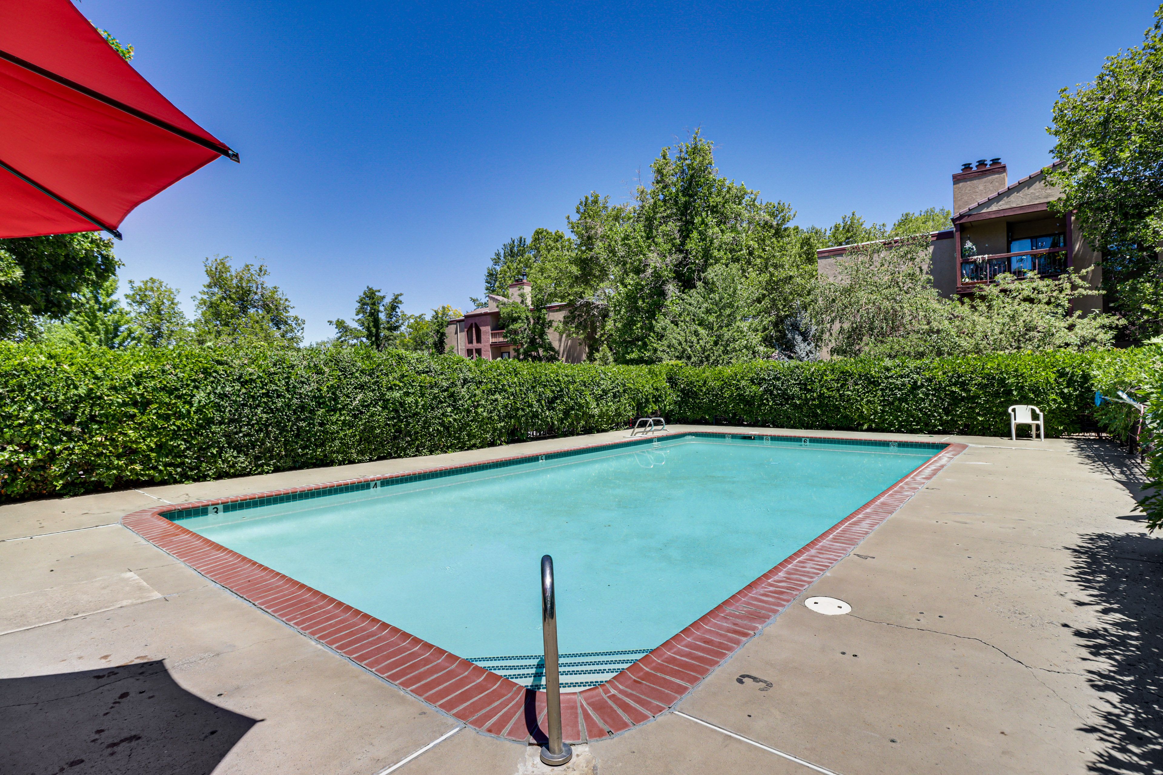 Lakeview Condominiums Community Pool