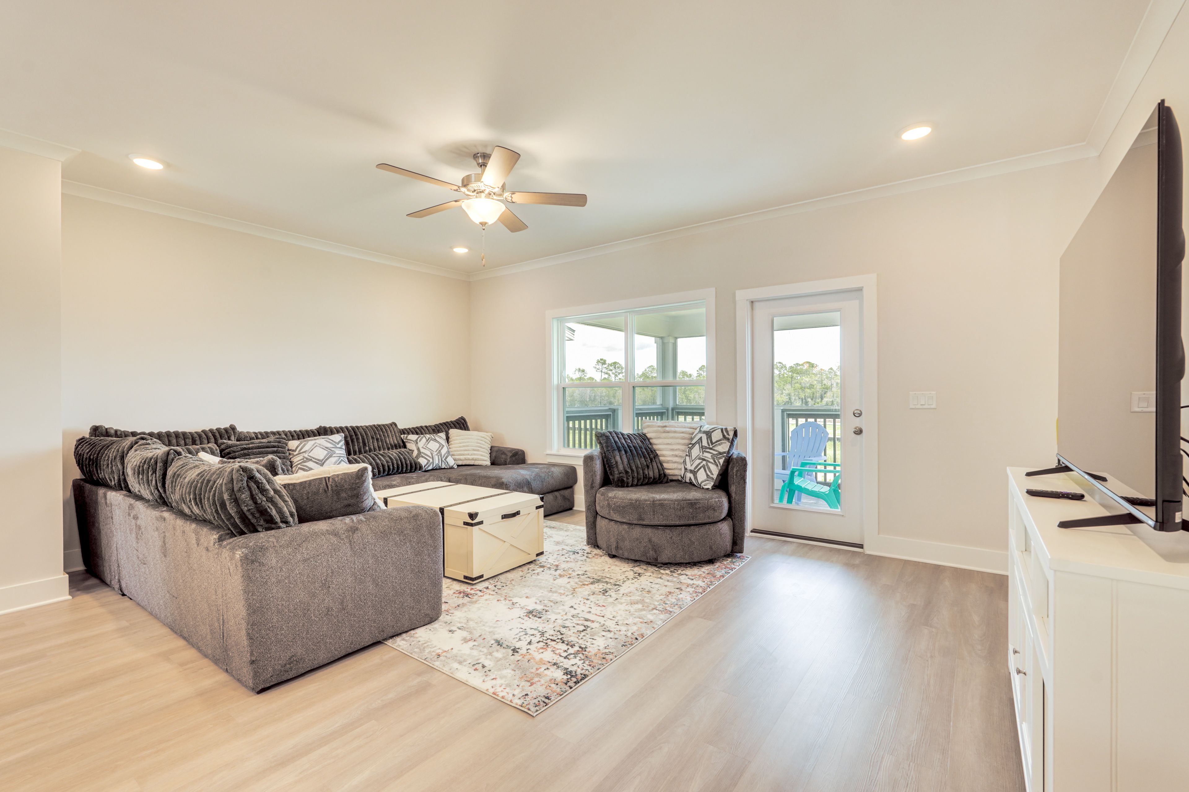 Living Room | 1,942 Sq Ft | Central A/C & Heating