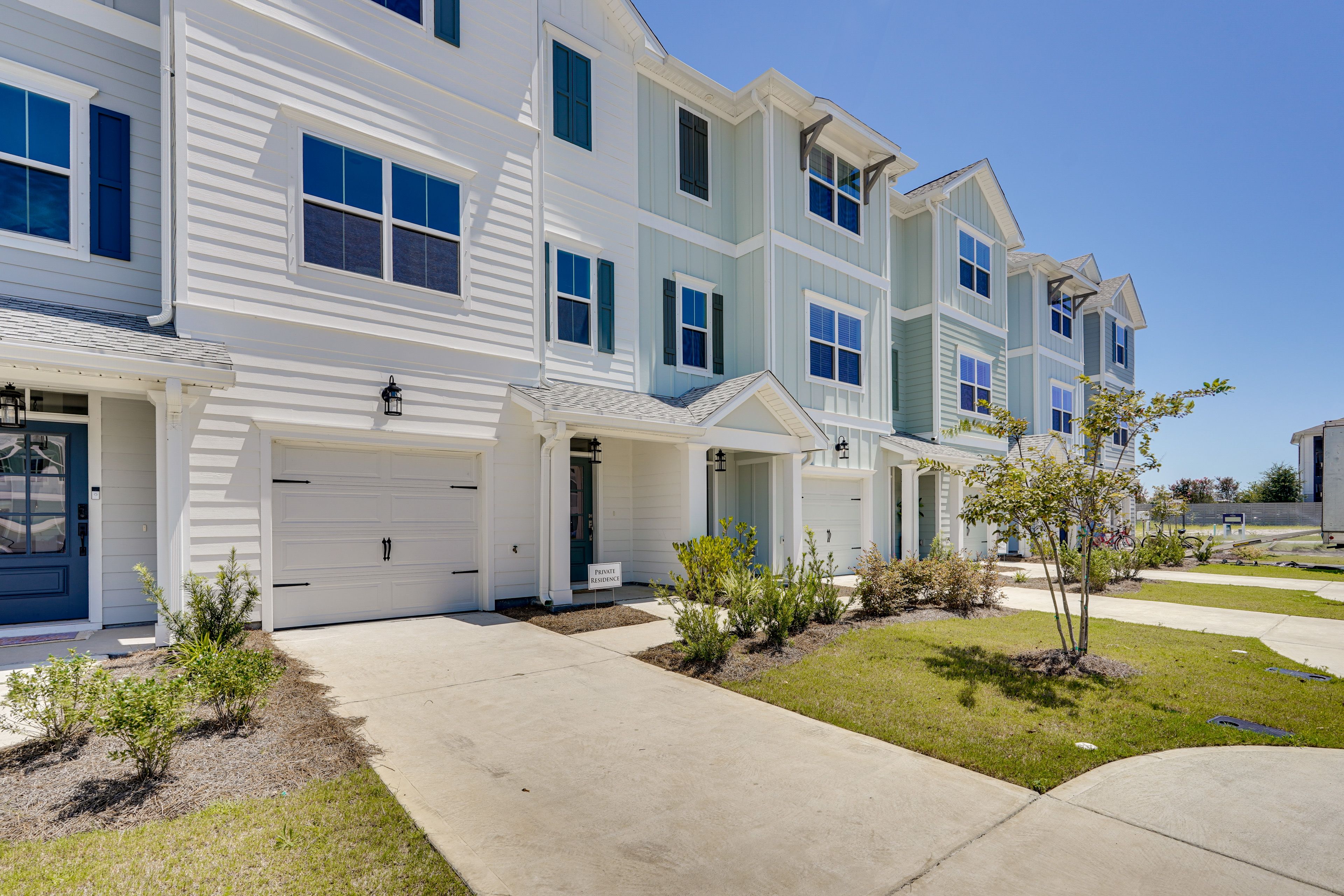 Exterior | Parking | Driveway (2 Vehicles)