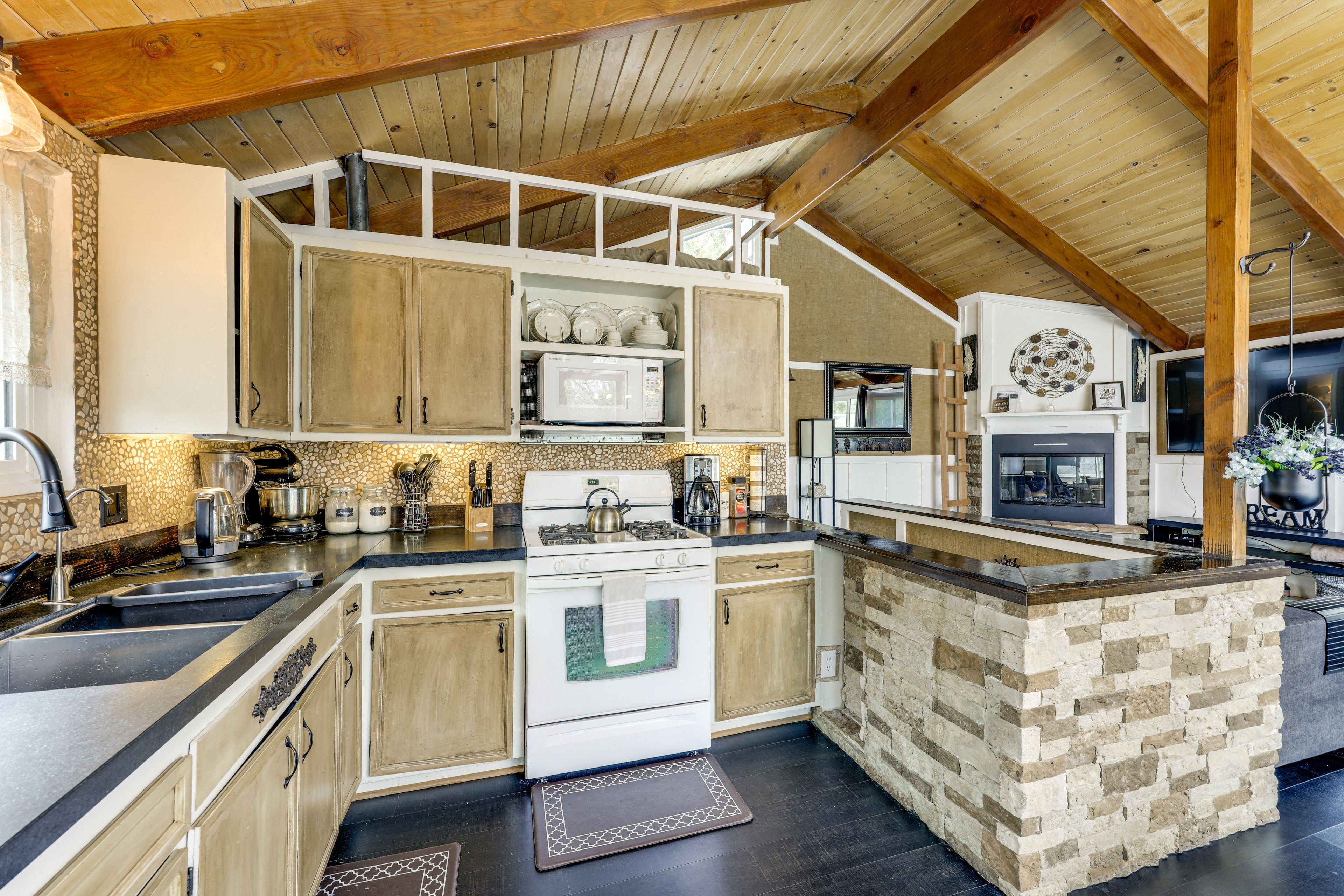 Kitchen | Main Level | Drip Coffee Maker | Central A/C & Heating