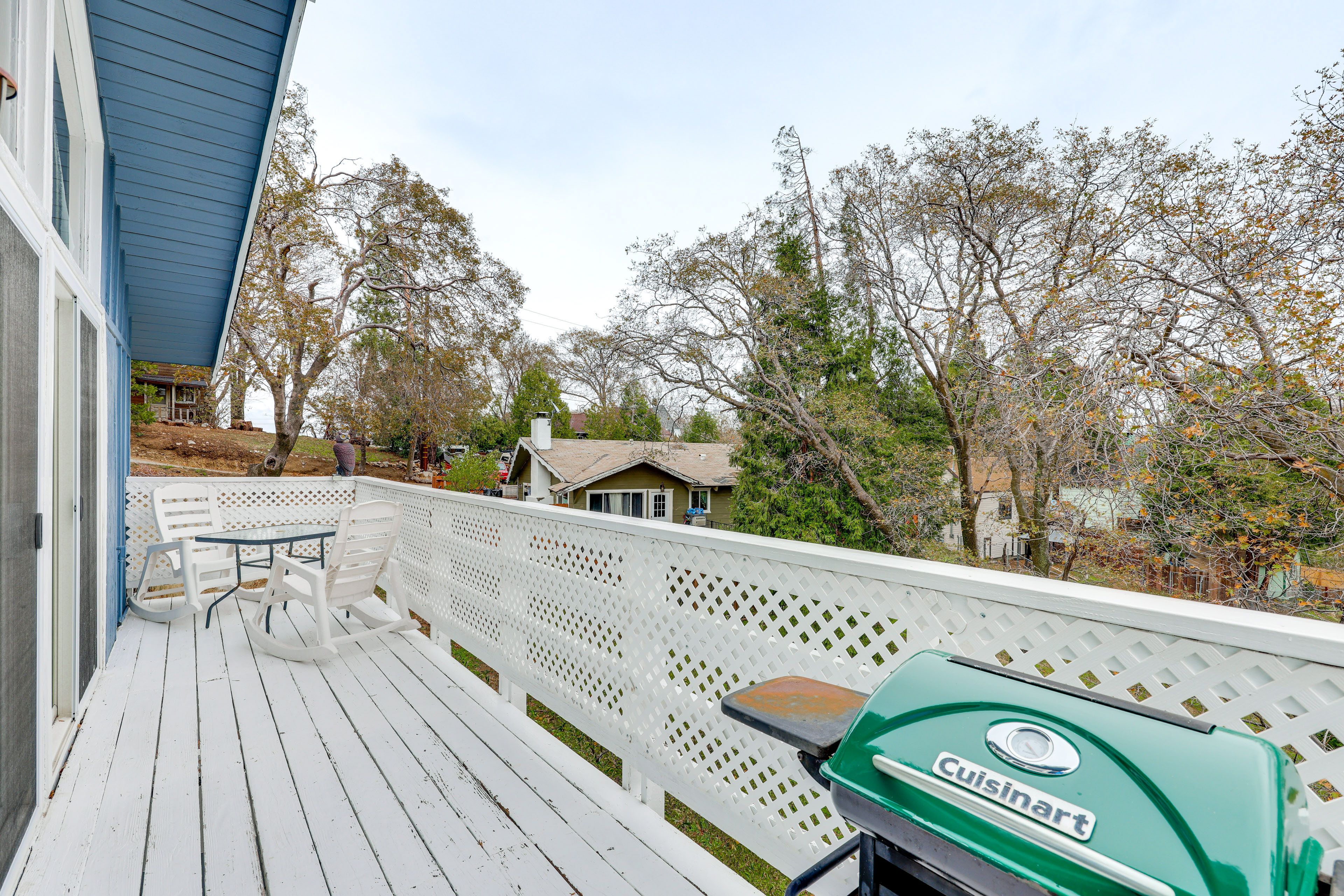 Private Balcony/Deck | Dining Set | Gas Grill