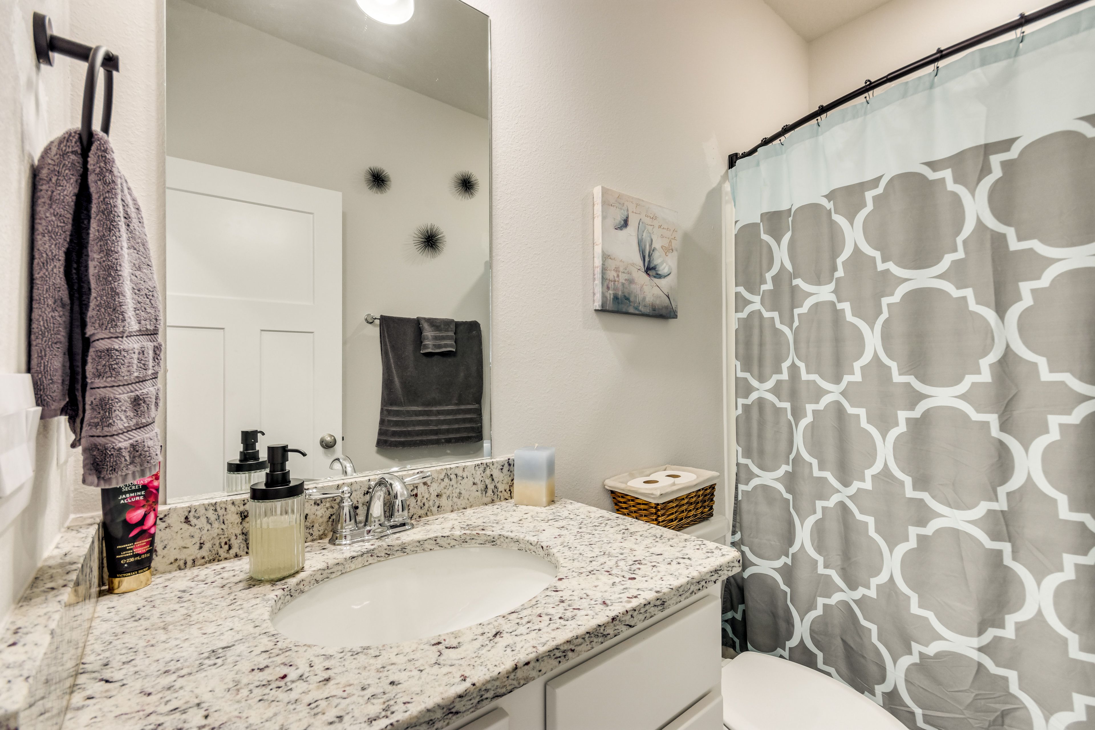 Full Bathroom