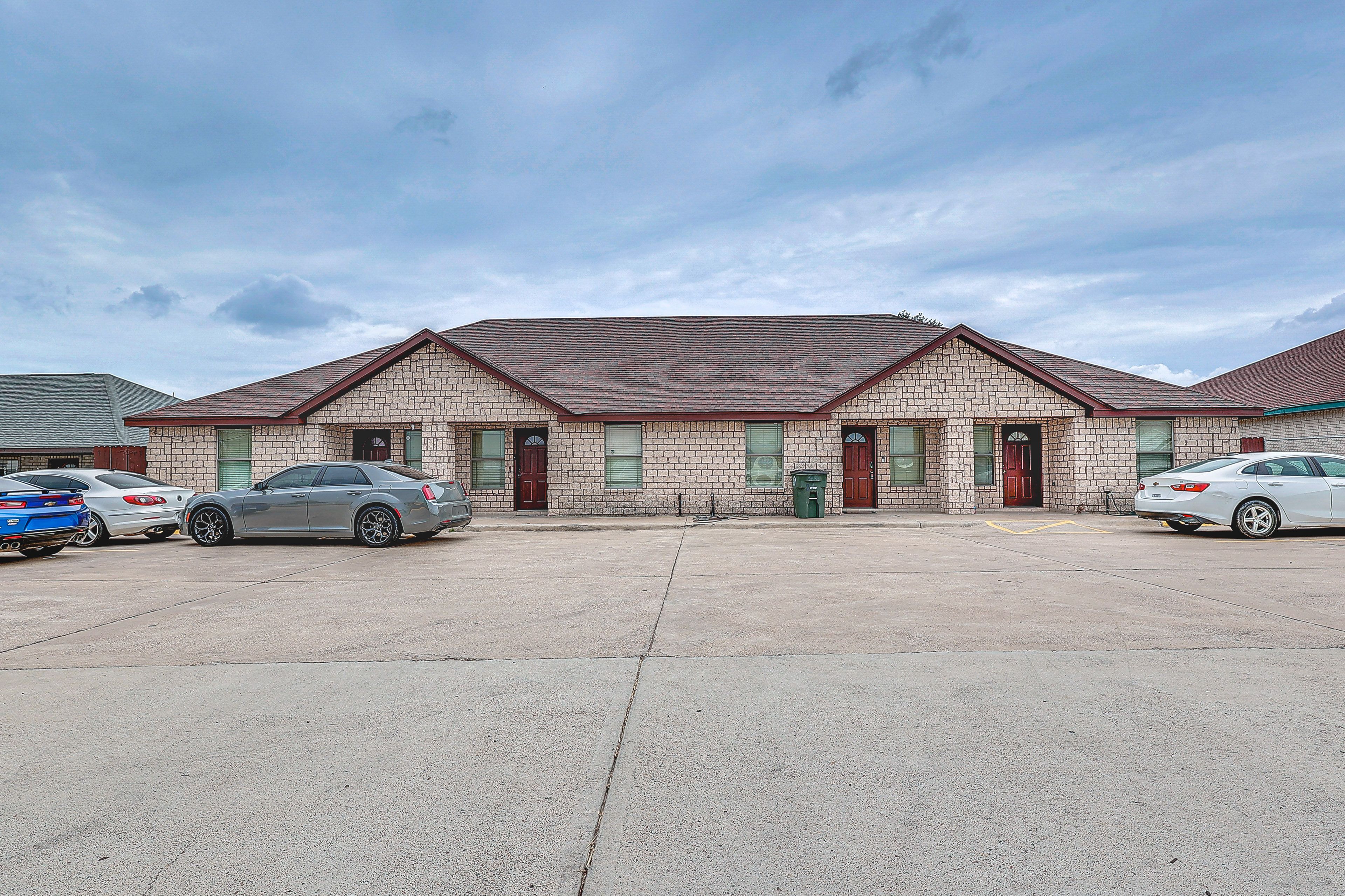 Exterior | Parking Lot (2 Vehicles)