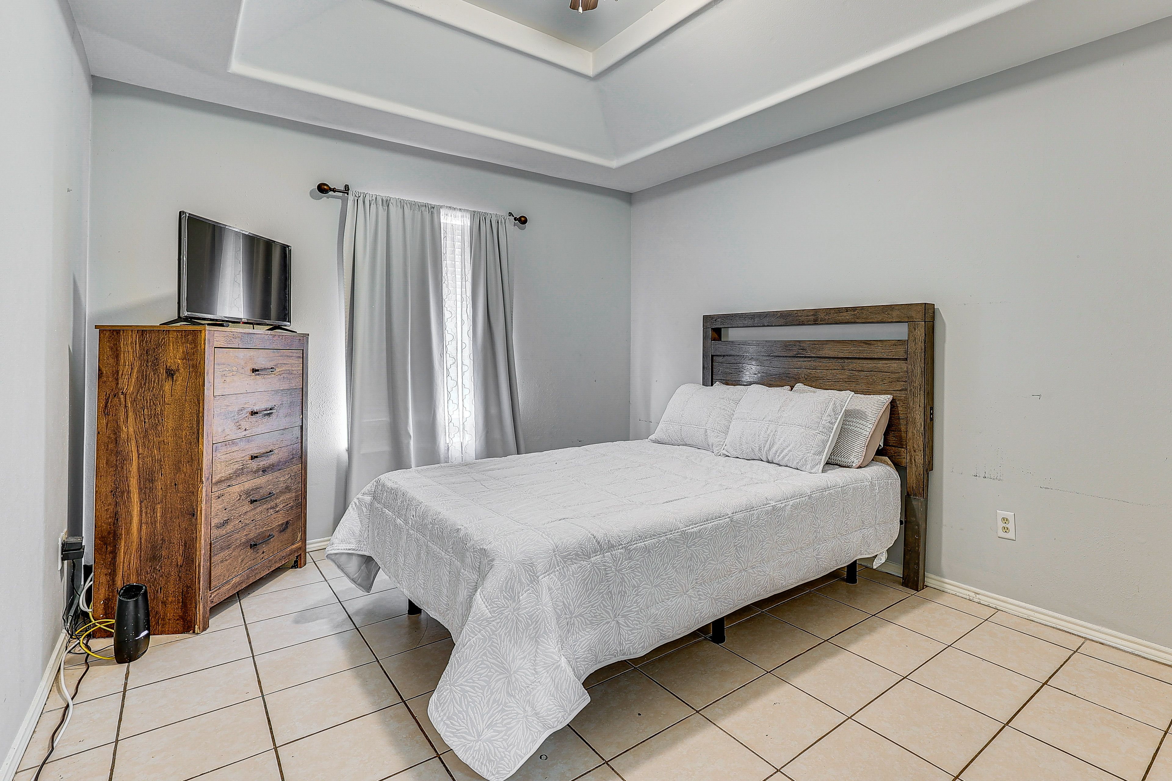 Bedroom 1 | Queen Bed | Linens Provided