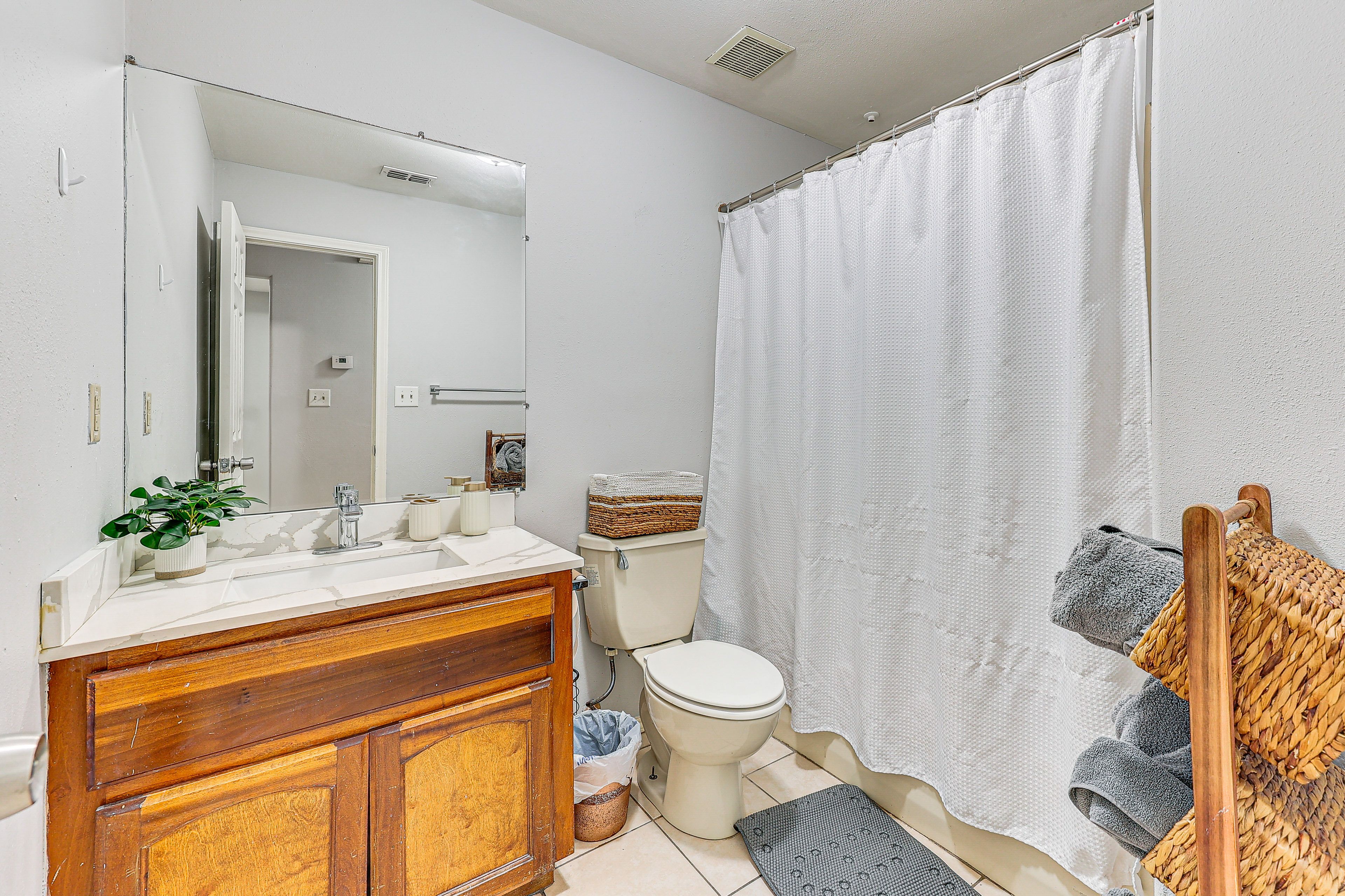 Bathroom | Towels Provided