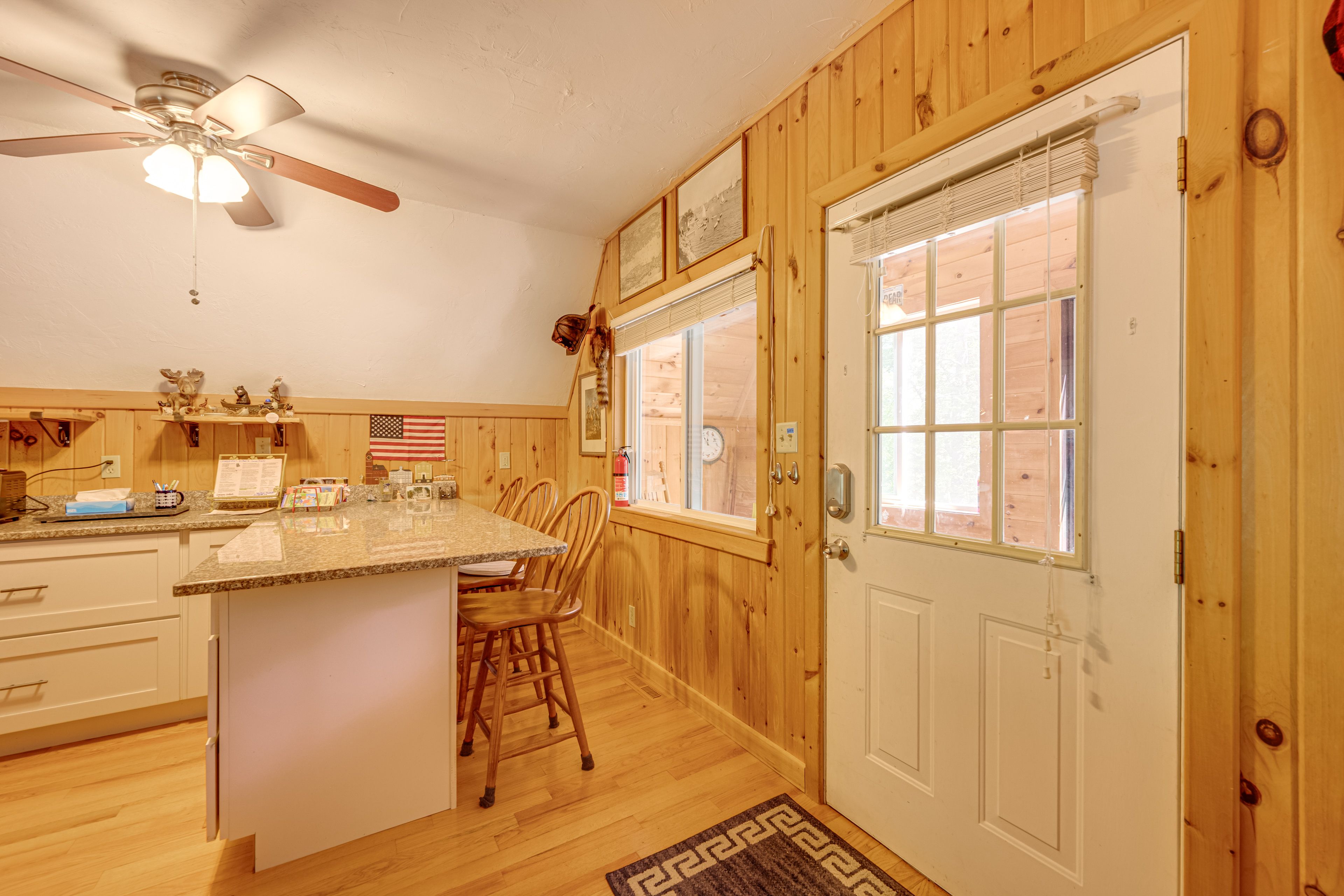 Breakfast Bar | Main Level