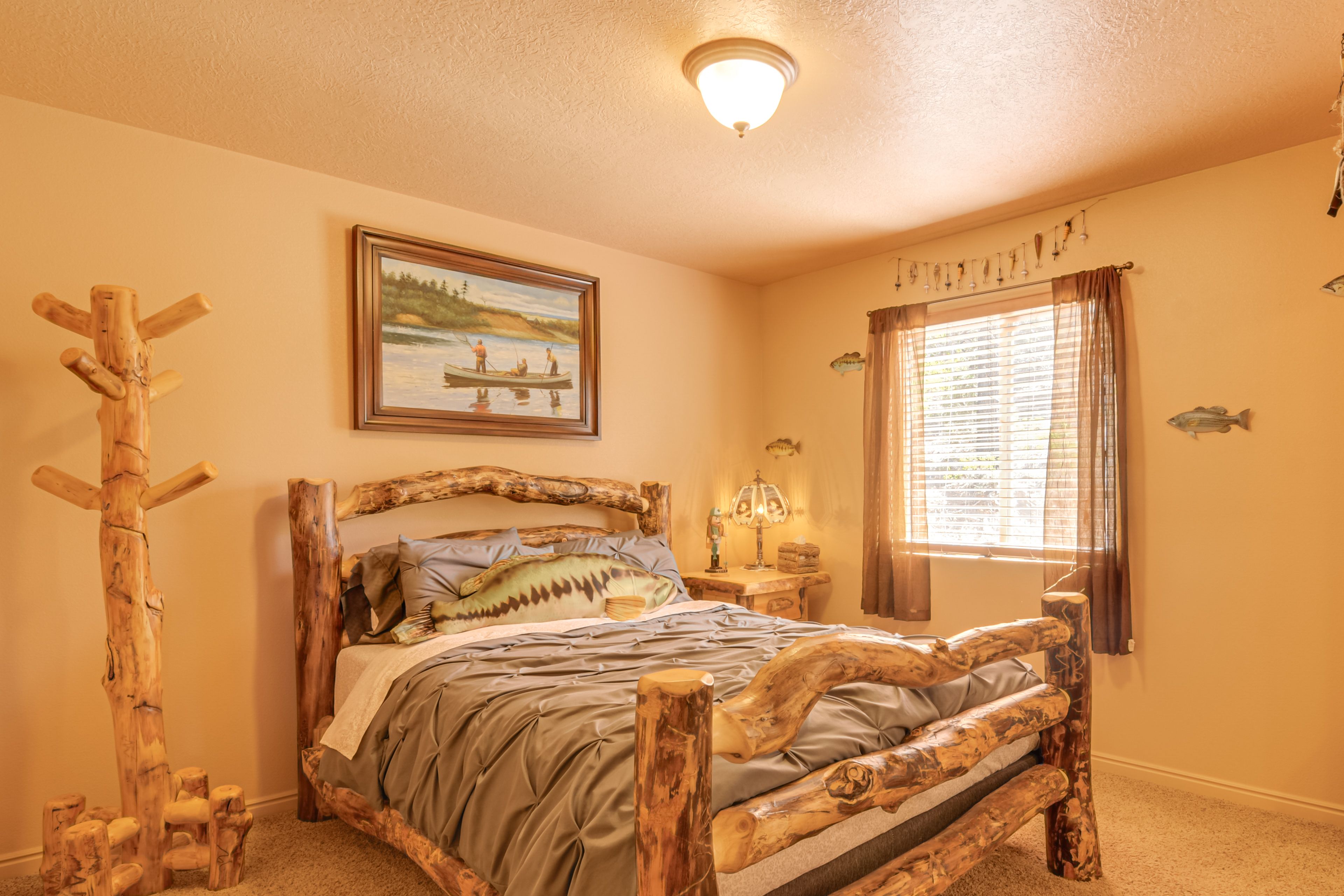 Bedroom 1 | 1st Floor | Queen Bed