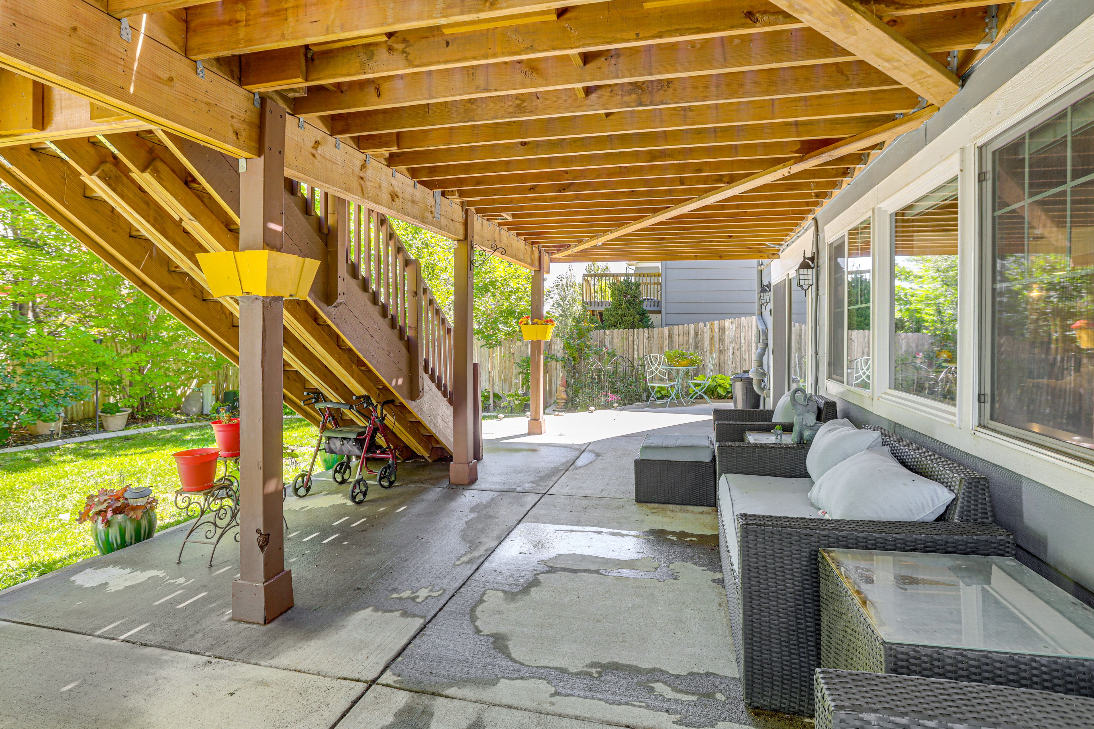 Furnished Patio | Garden Space