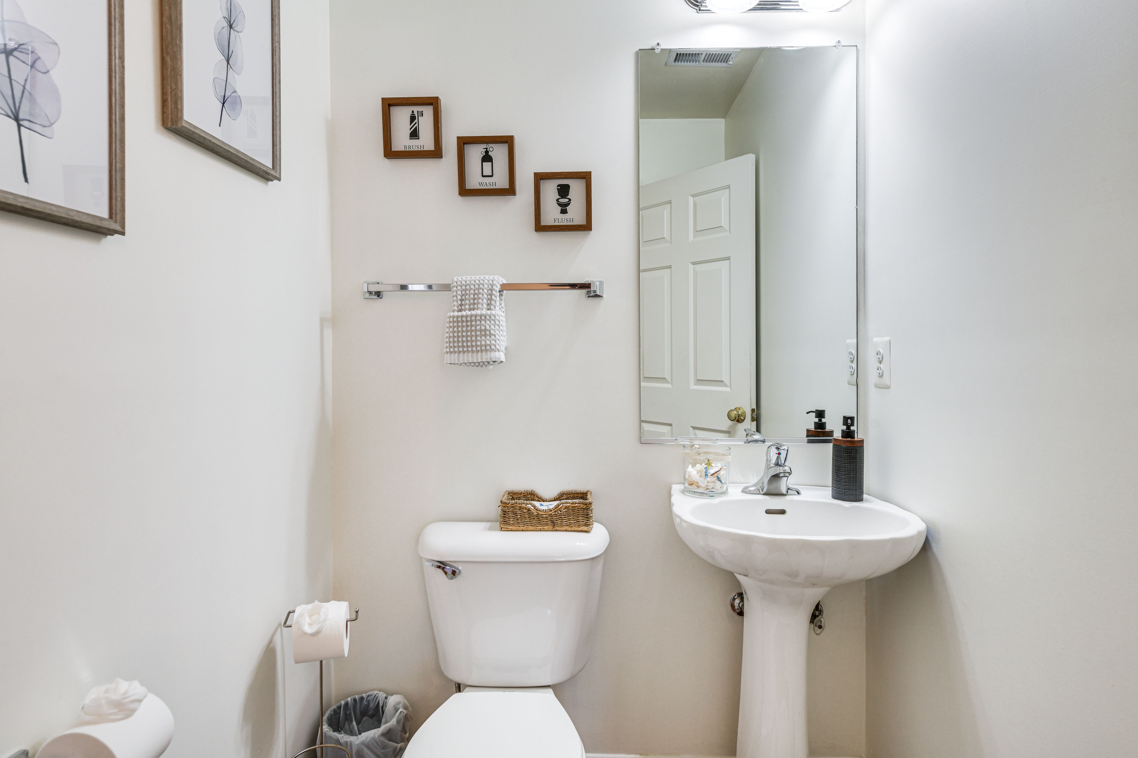 Half Bathroom | 1st Floor