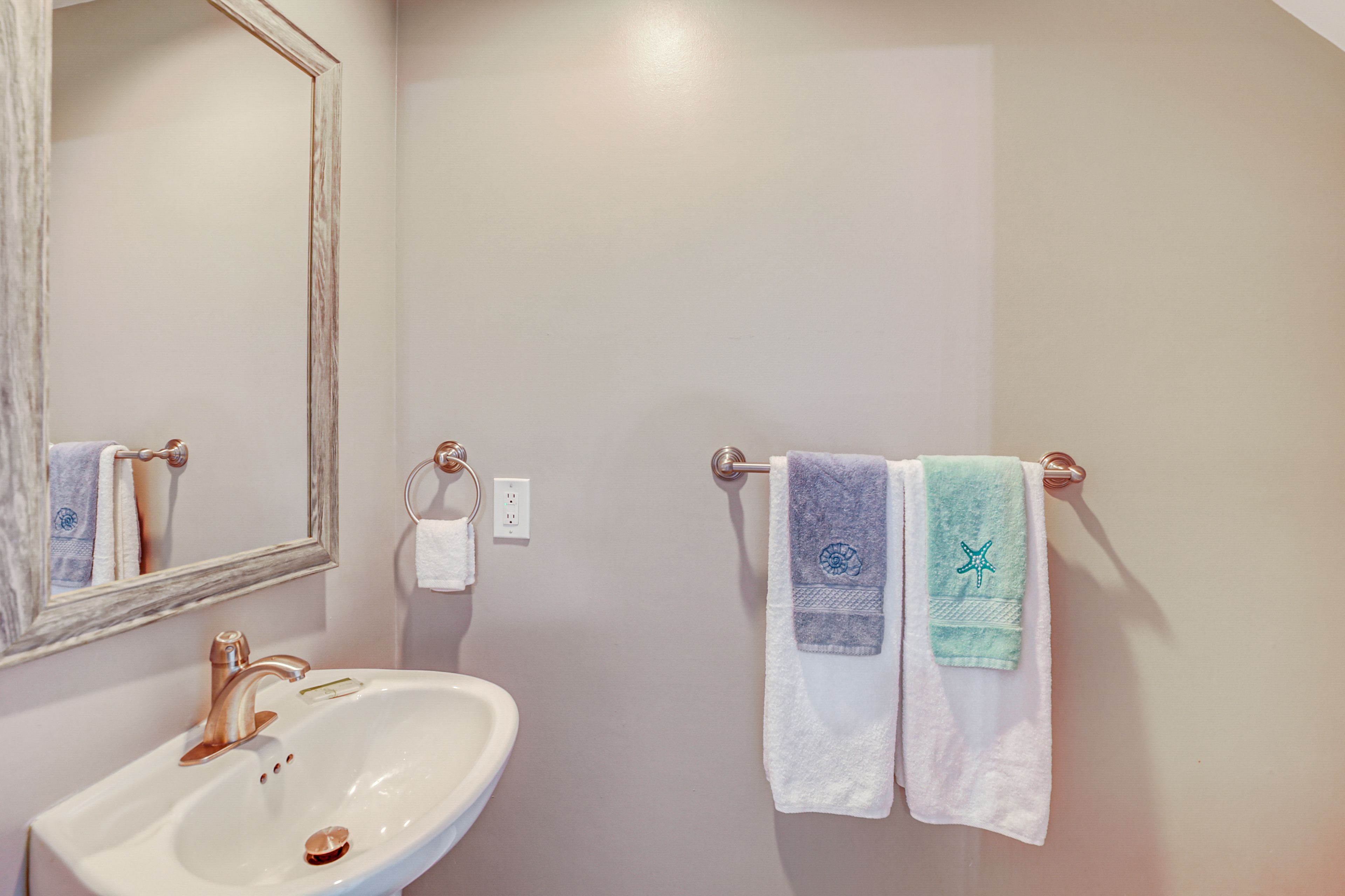 Half Bathroom | 1st Floor