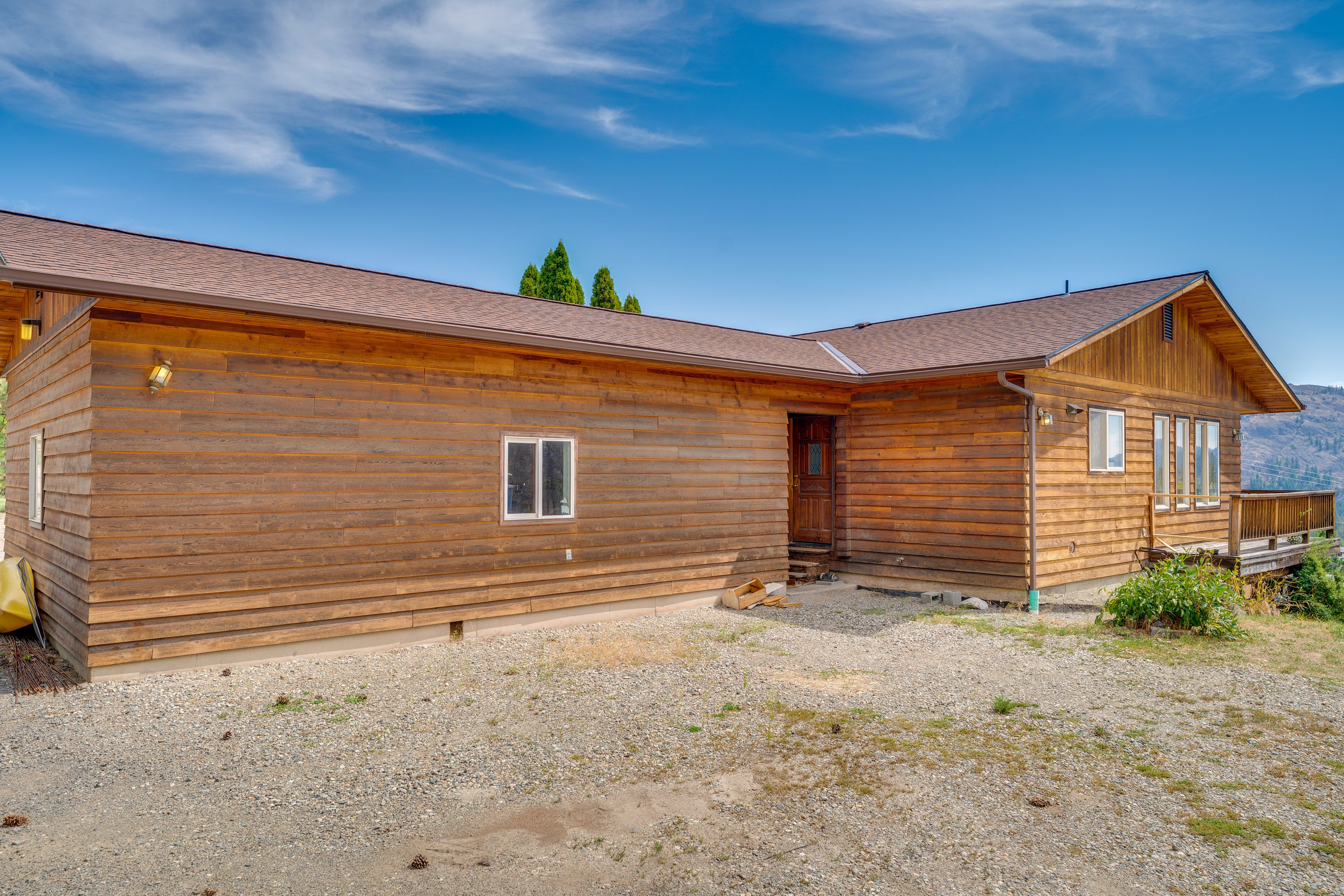 Parking | Gravel Driveway (3 Vehicles)