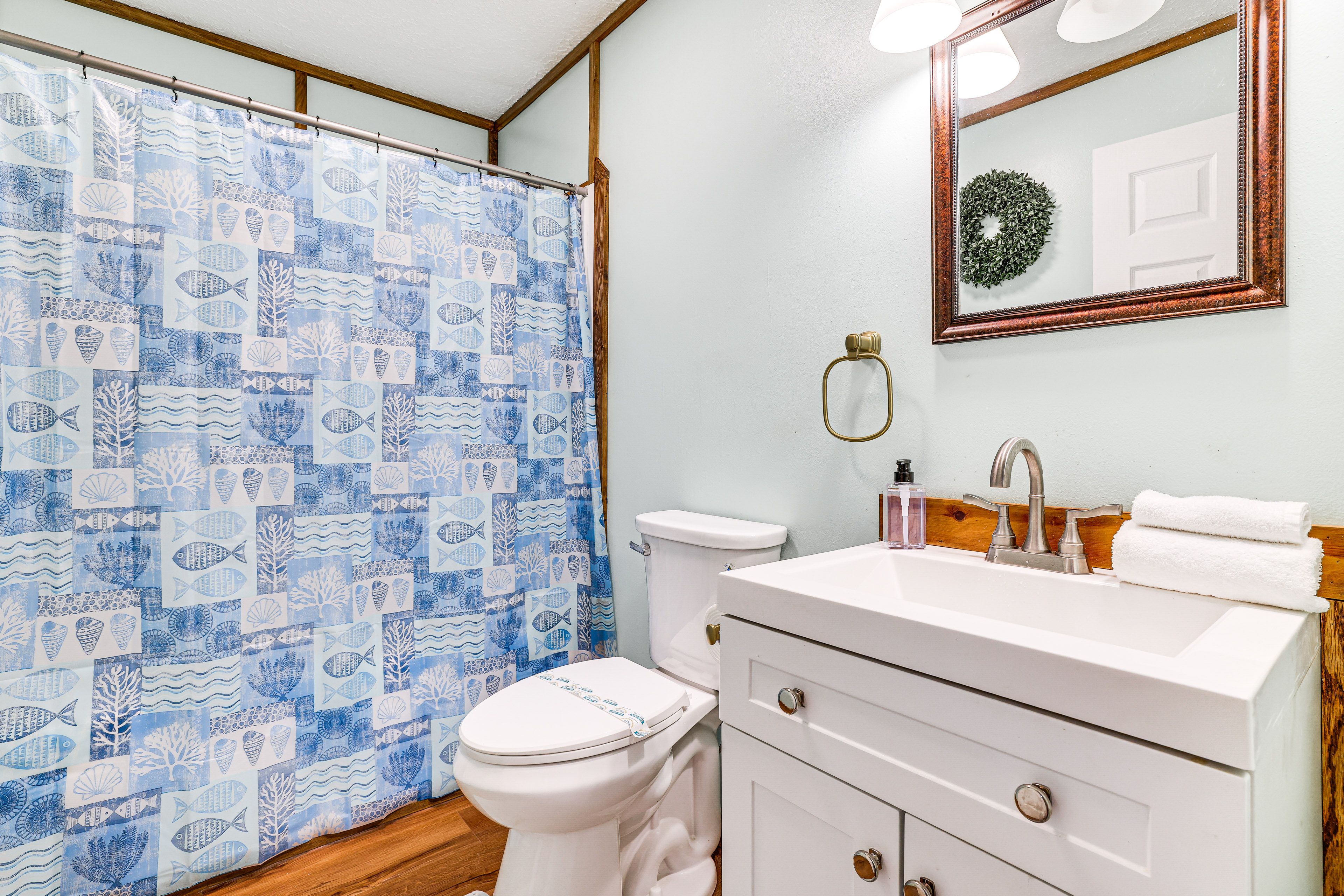 Full Bathroom