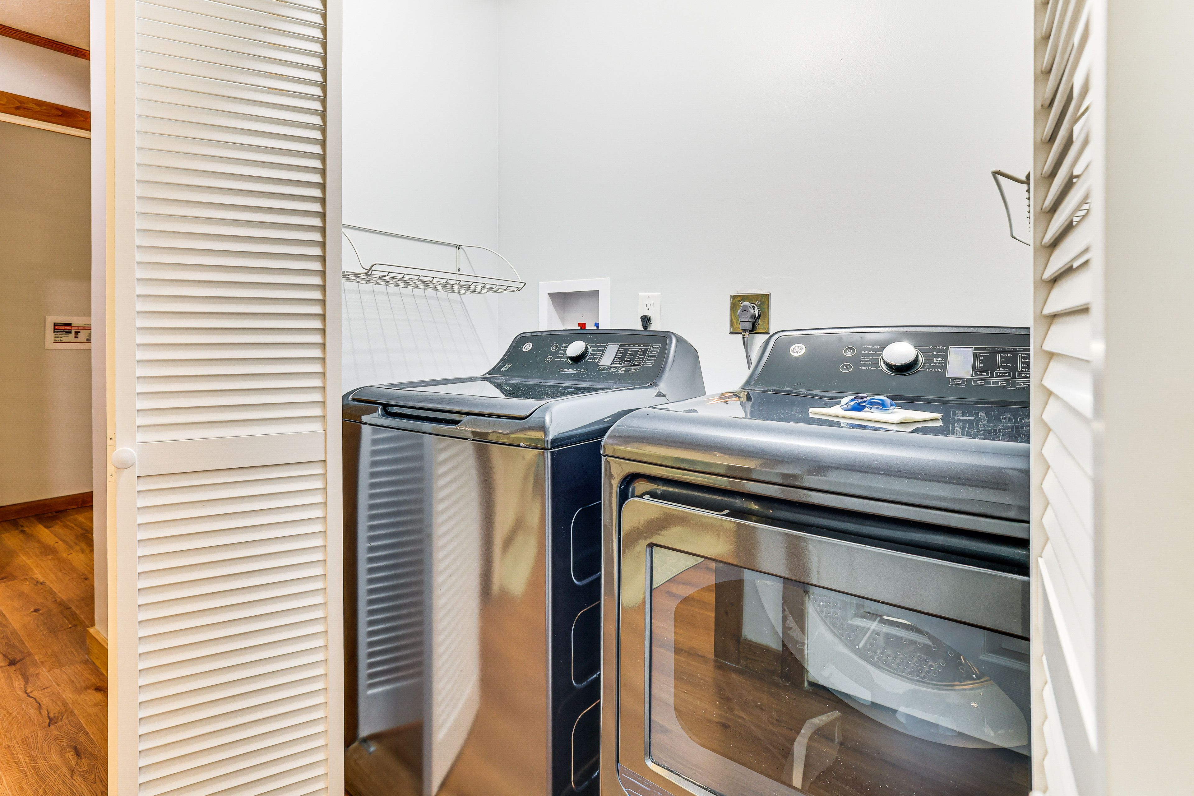 Laundry Area | Washer/Dryer