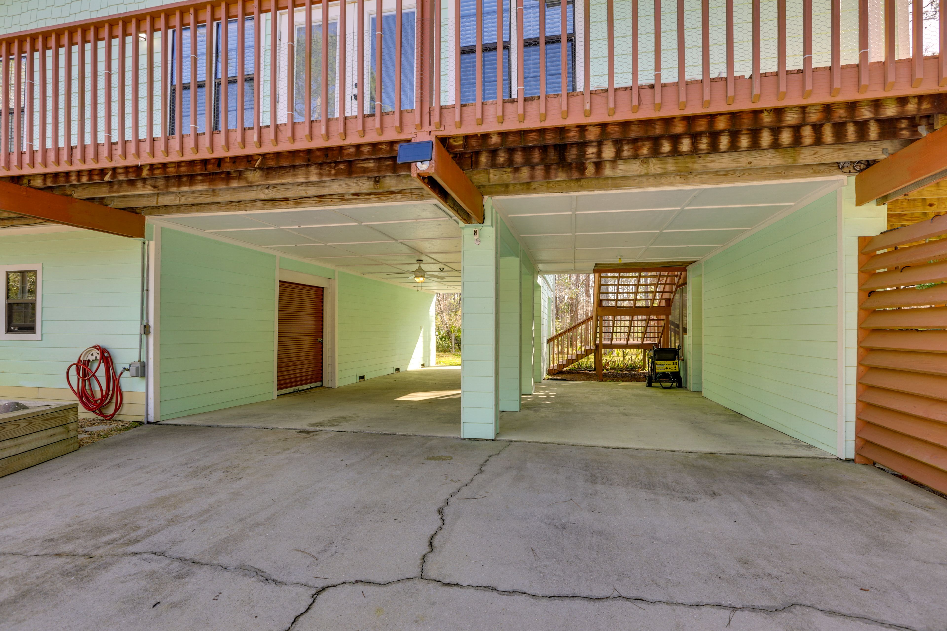 Driveway Parking | 4 Vehicles