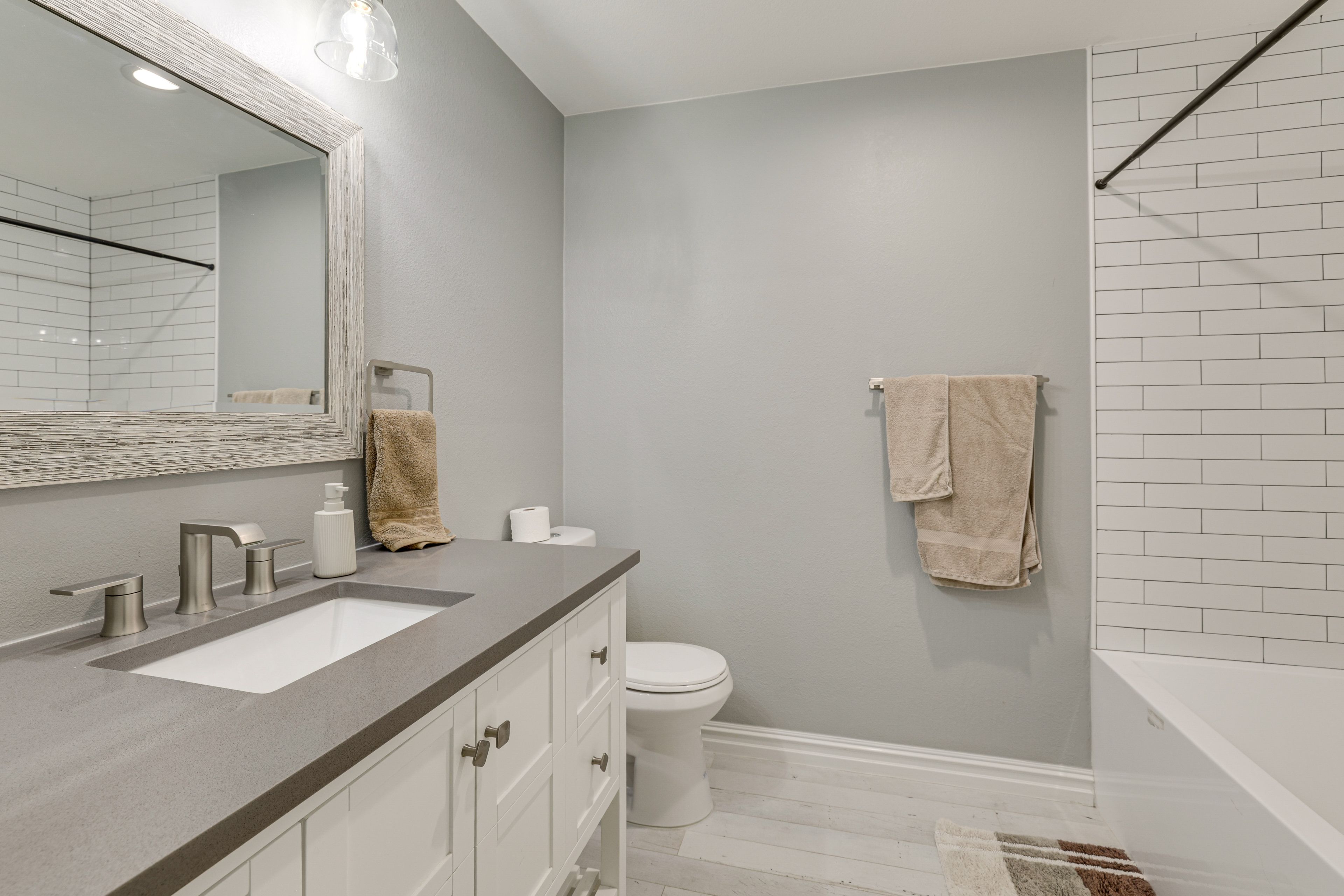 Full Bathroom | Complimentary Toiletries | Hair Dryer