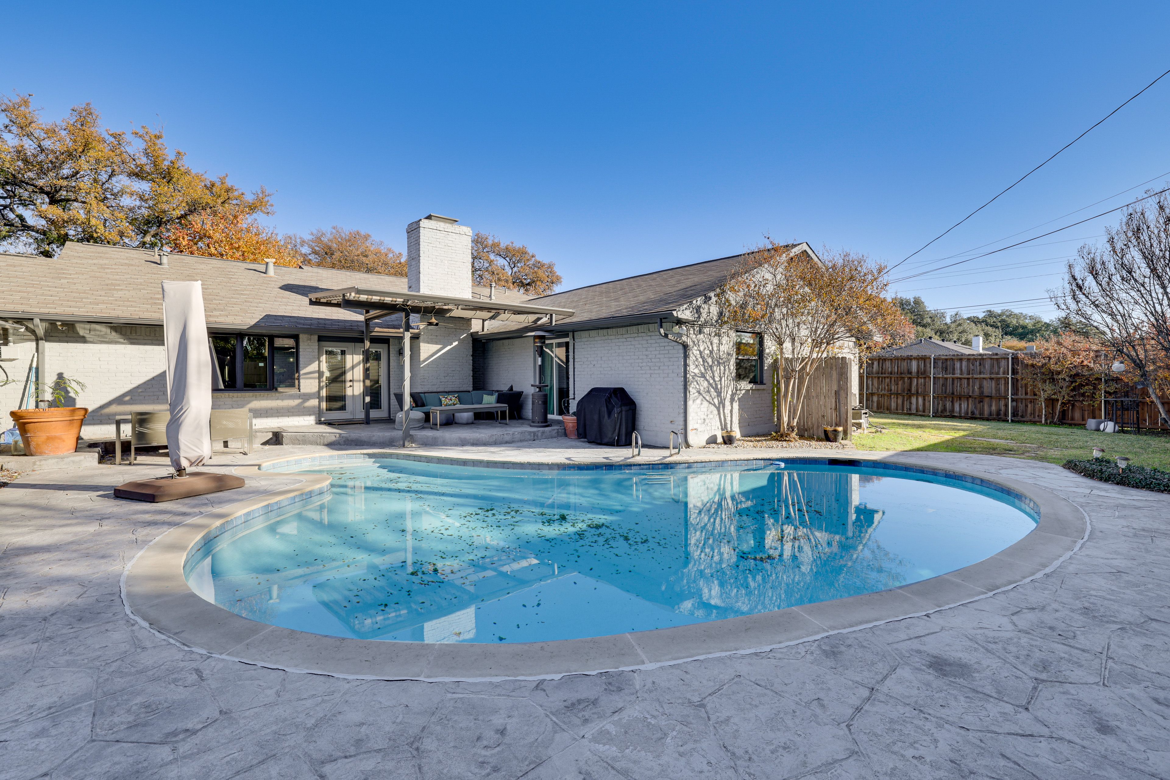 Dallas Vacation Rental | 4BR | 3.5BA | 2,300 Sq Ft | Step-Free Access