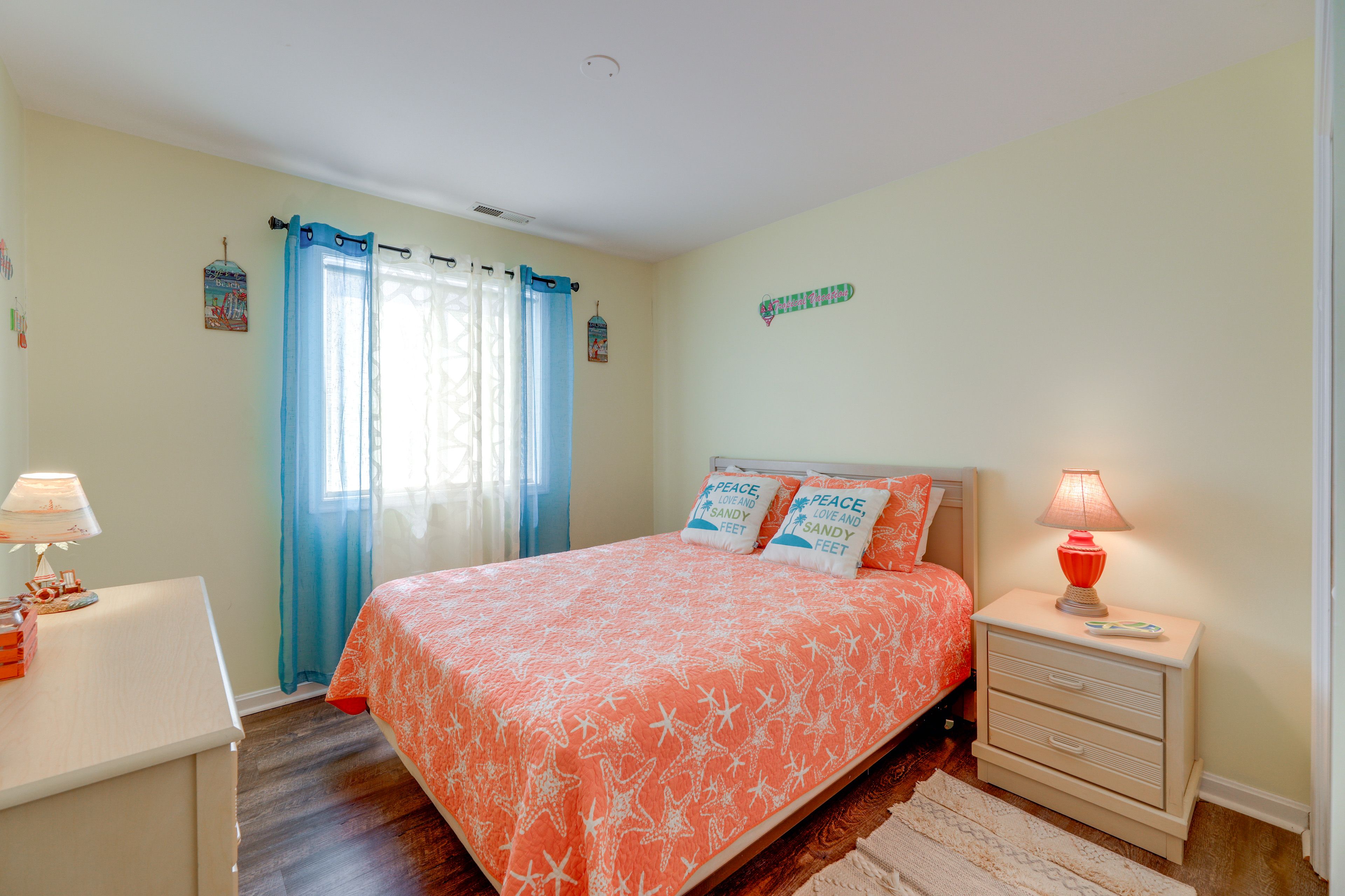 Bedroom 3 | Queen Bed