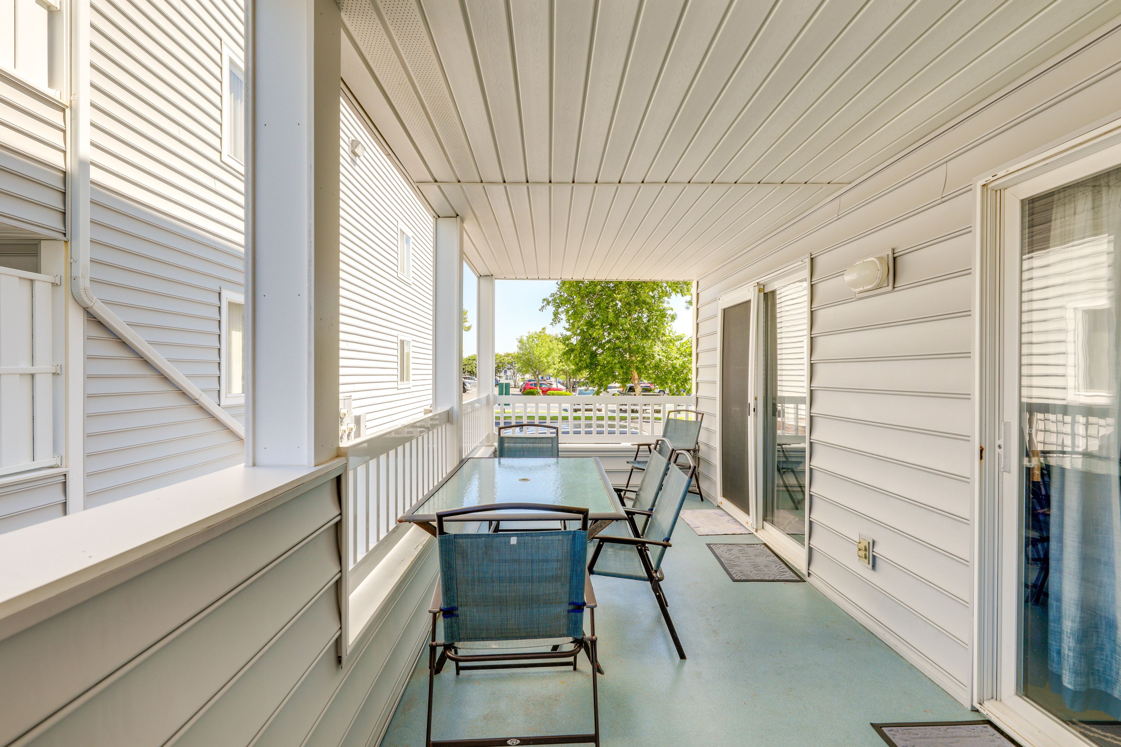 Private Balcony | Dining Area