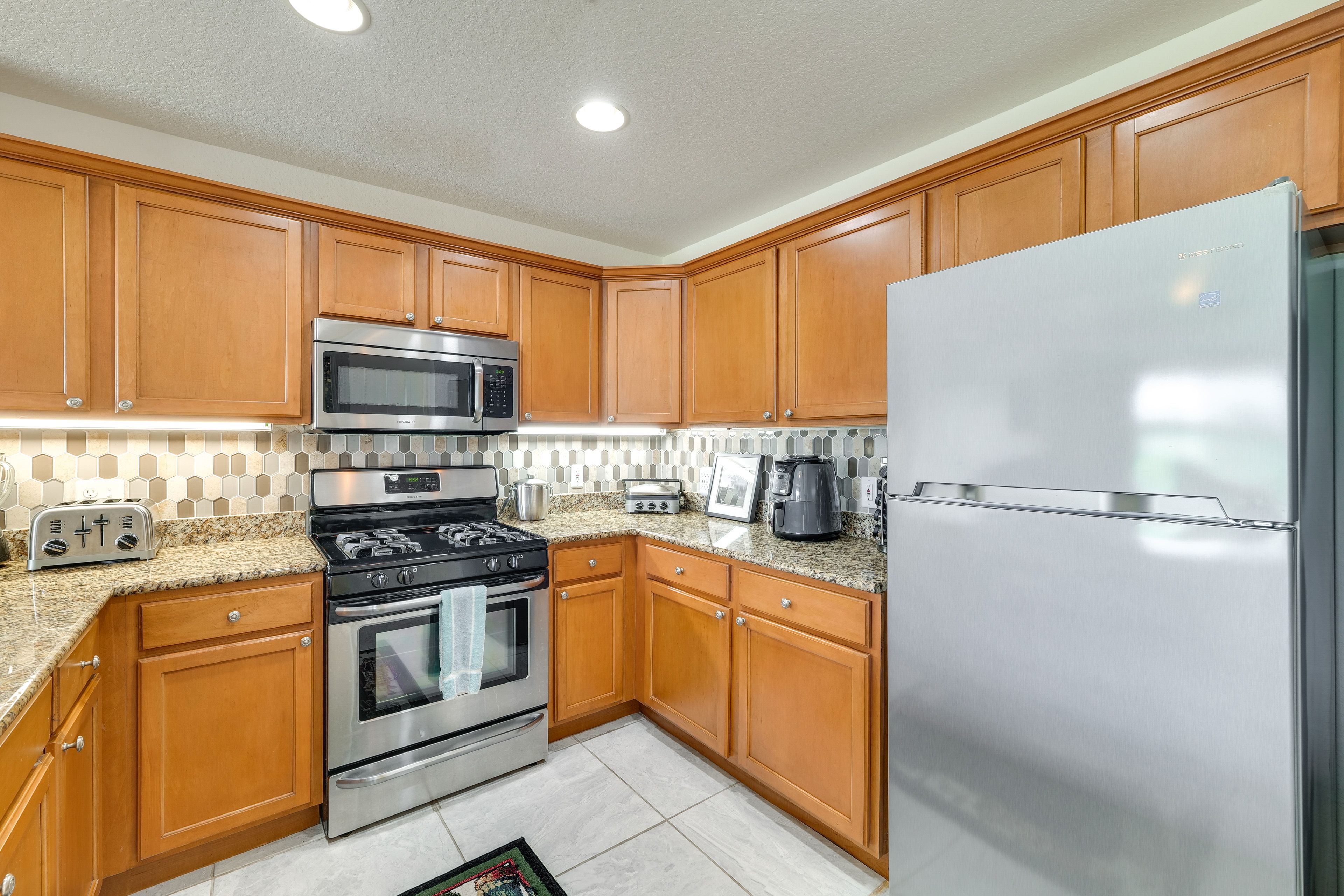 Kitchen | Dishware & Flatware