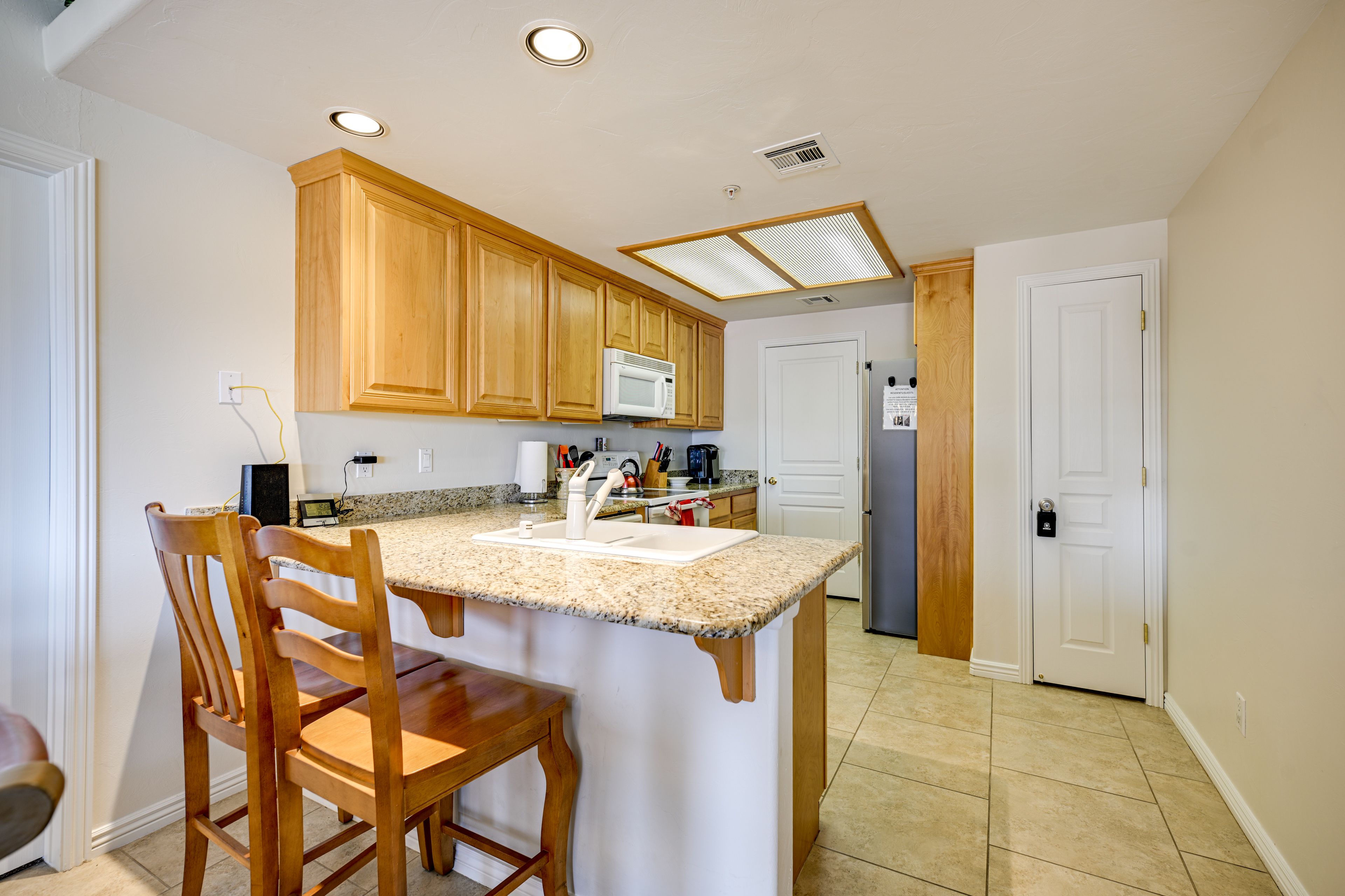 Kitchen | Dishwasher | Refrigerator