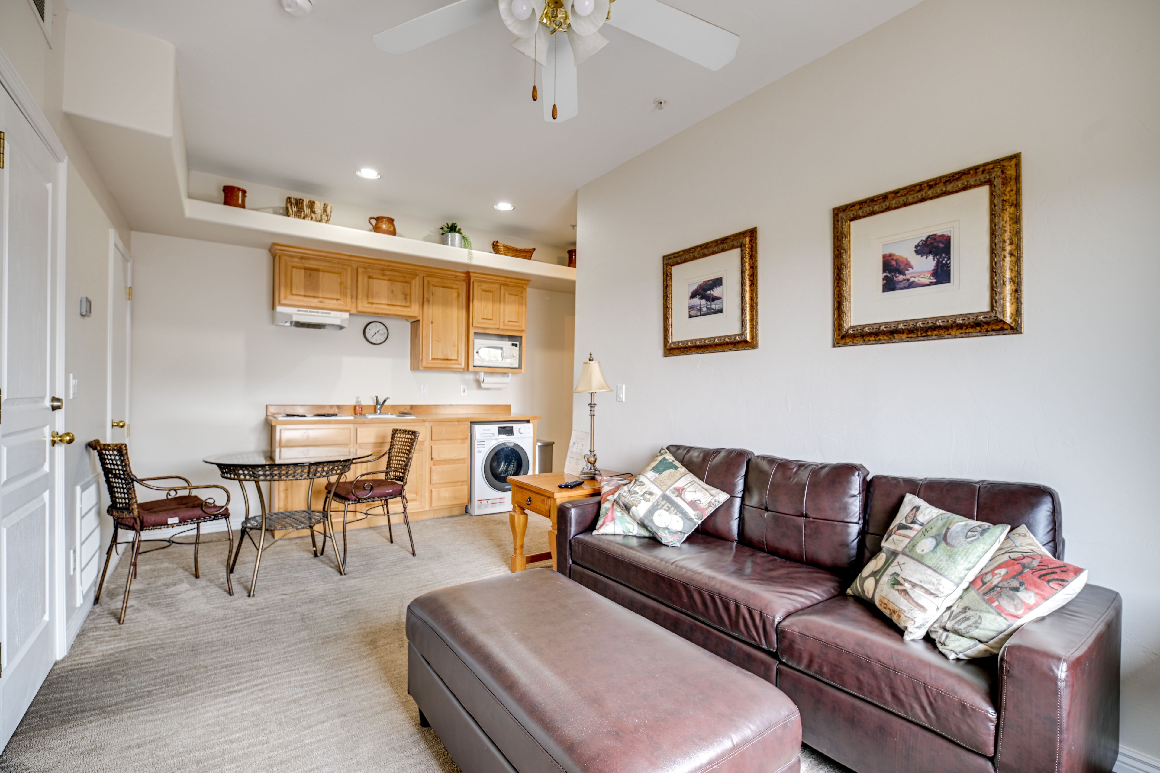 Living Area | Smart TV