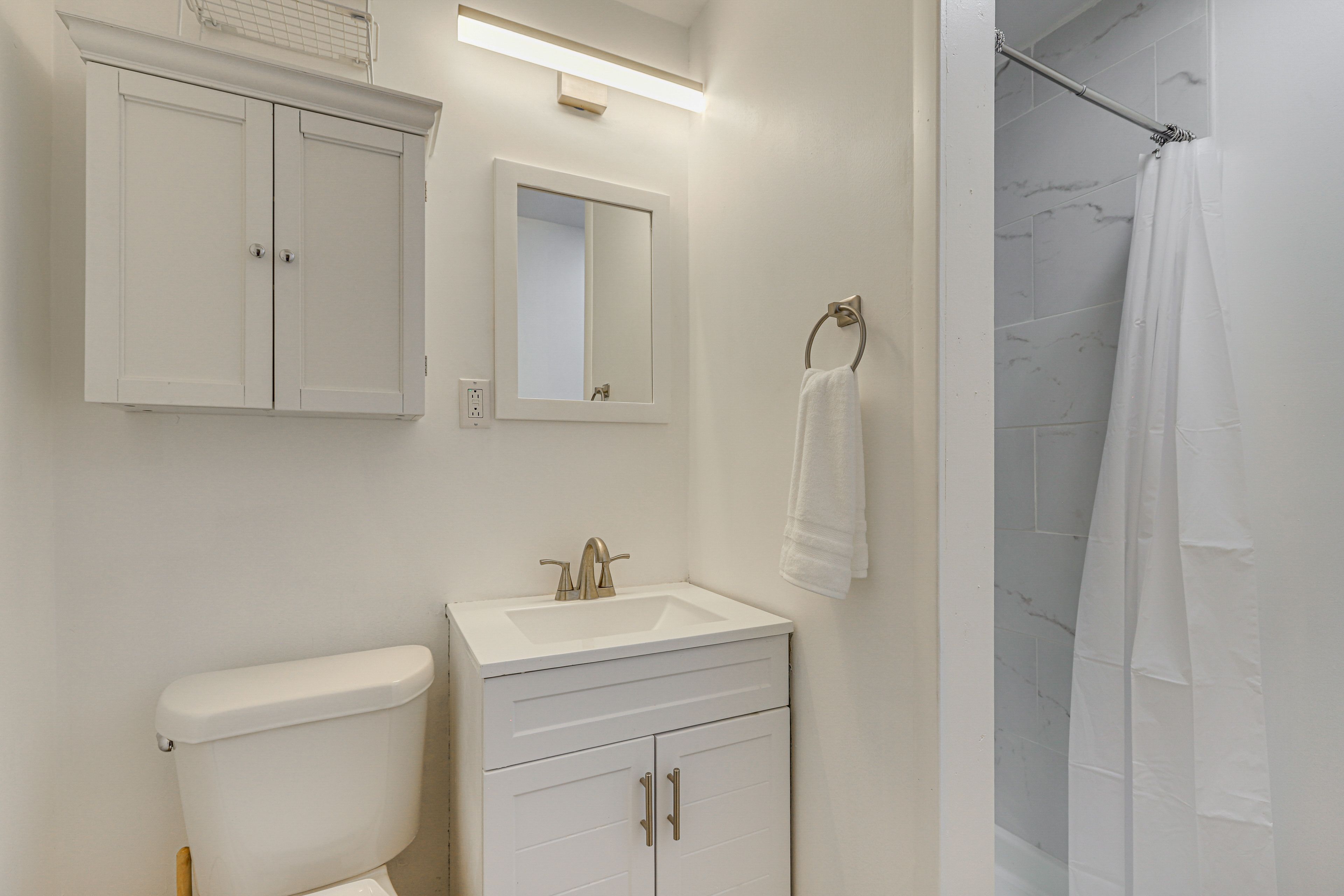 Full Bathroom