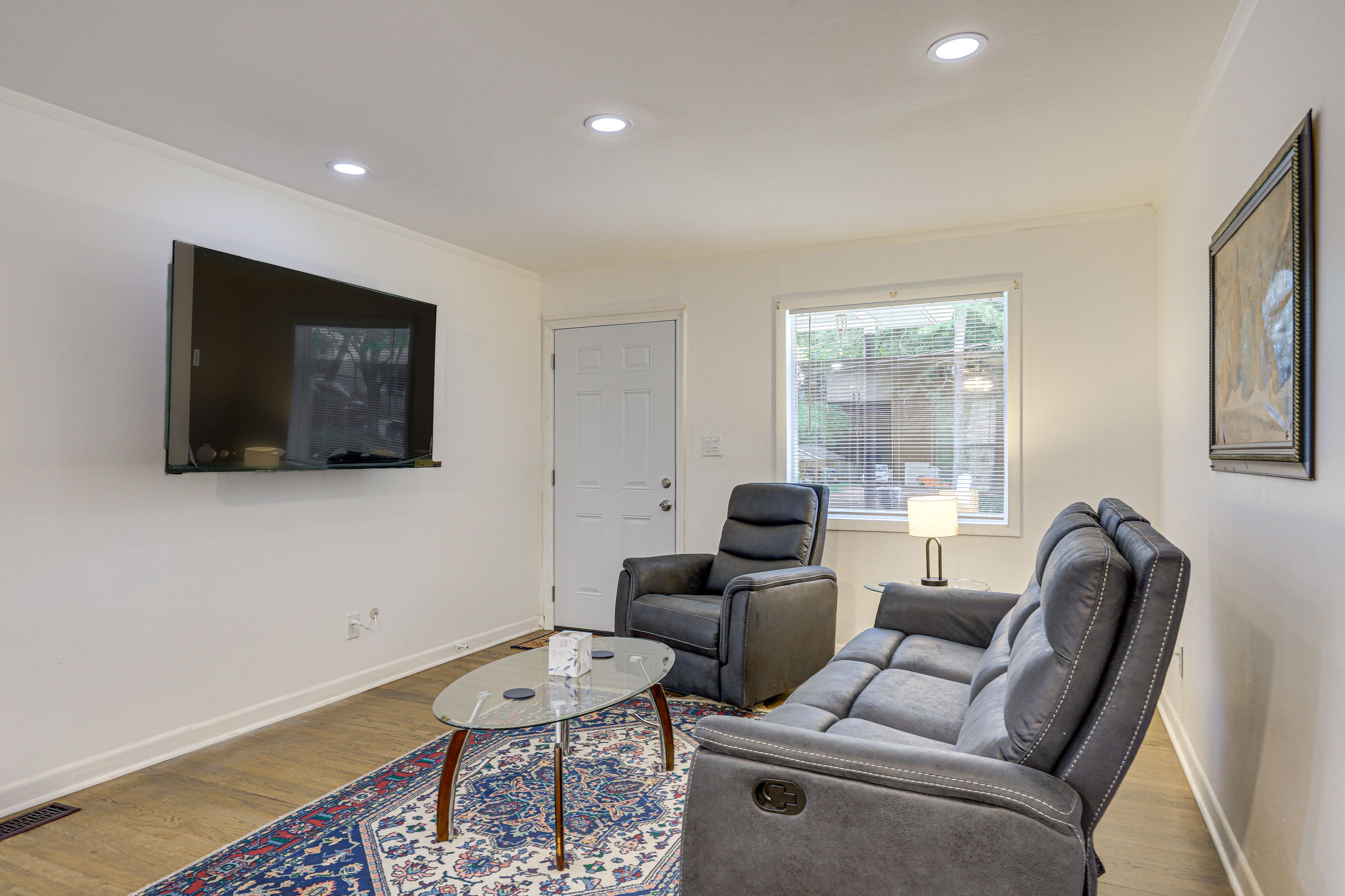 Atlanta Vacation Rental | 3BR | 2BA | 900 Sq Ft | Small Step Required