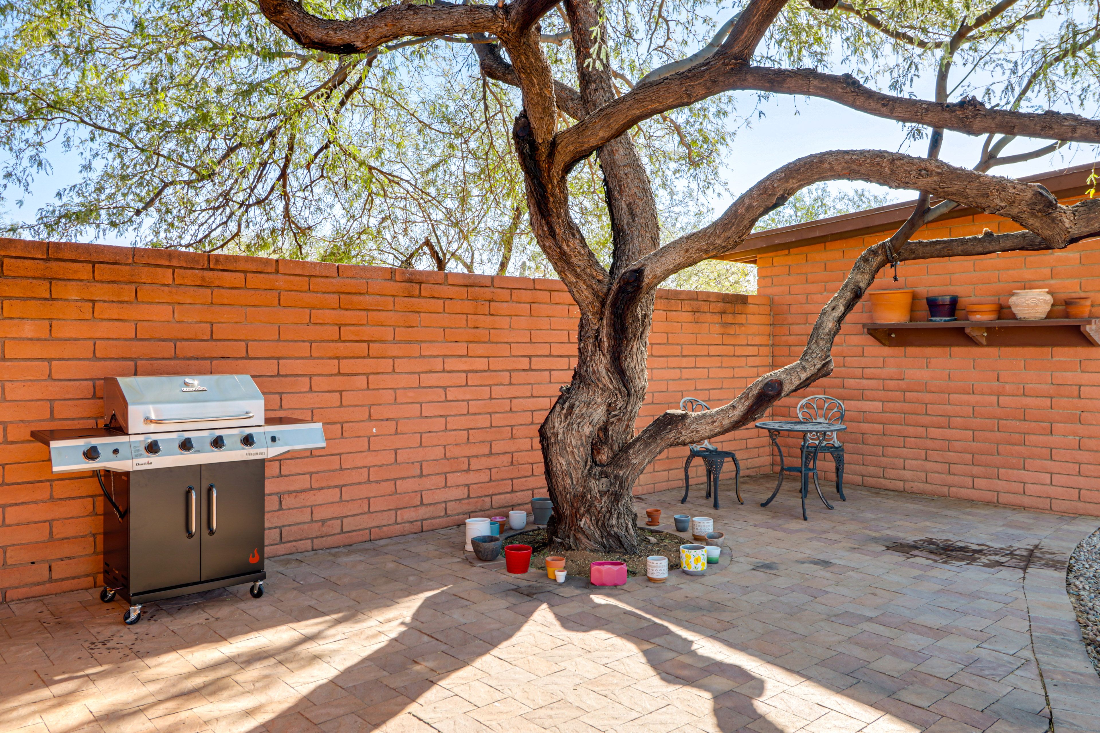 Shared Patio | Gas Grill | Outdoor Dining