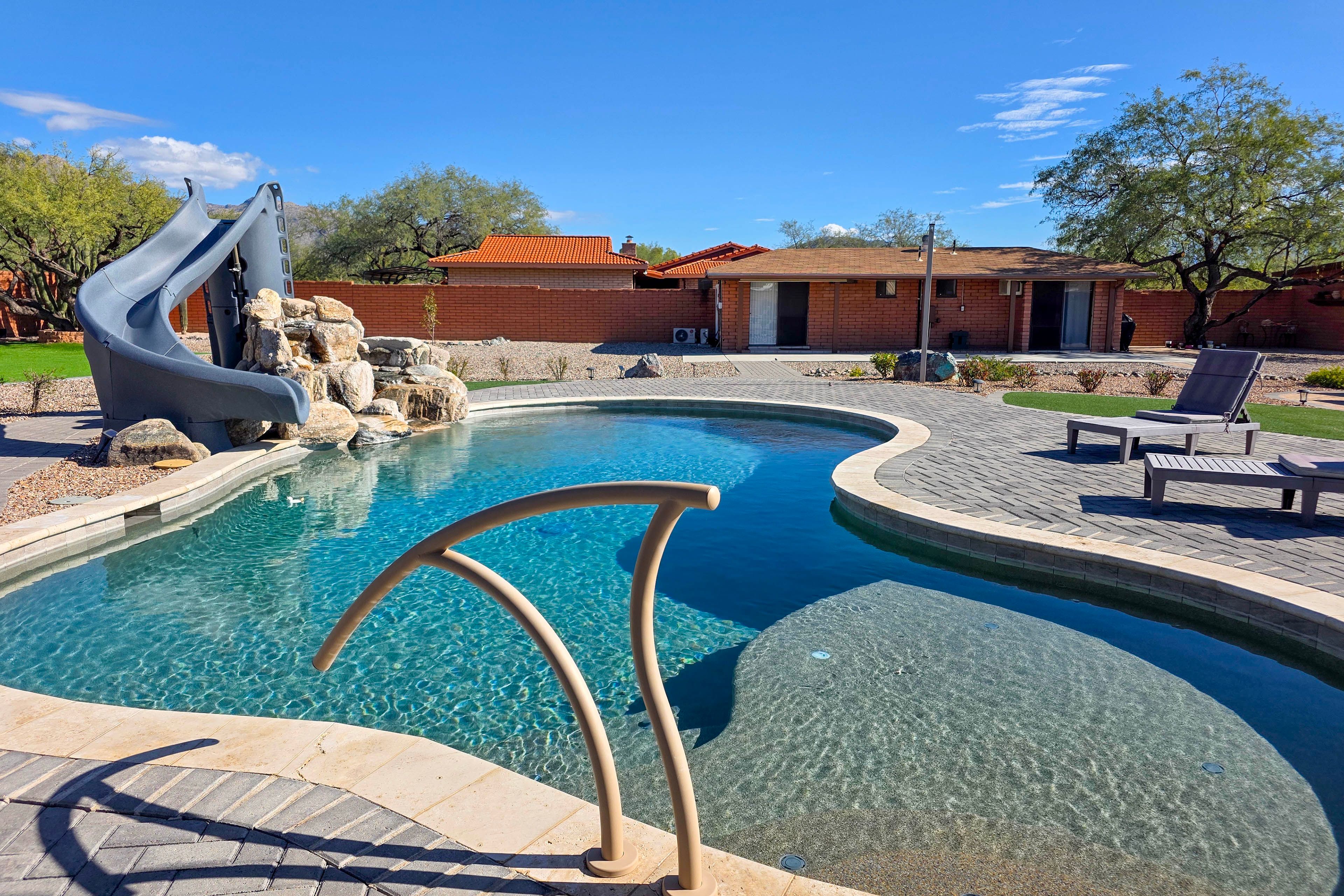 Outdoor Pool (Unheated)