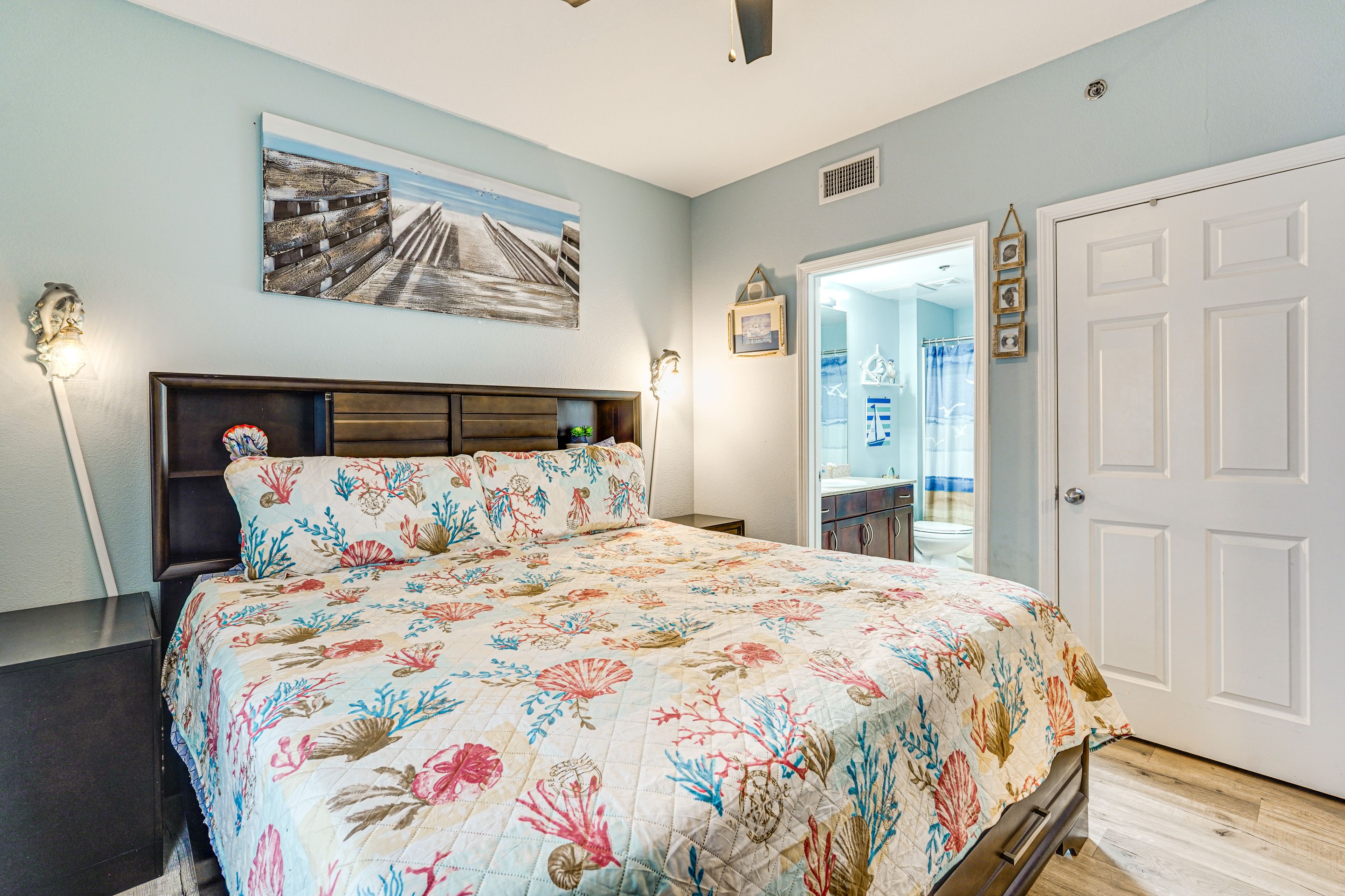 Bedroom | King Bed | Twin Folding Bed | Linens