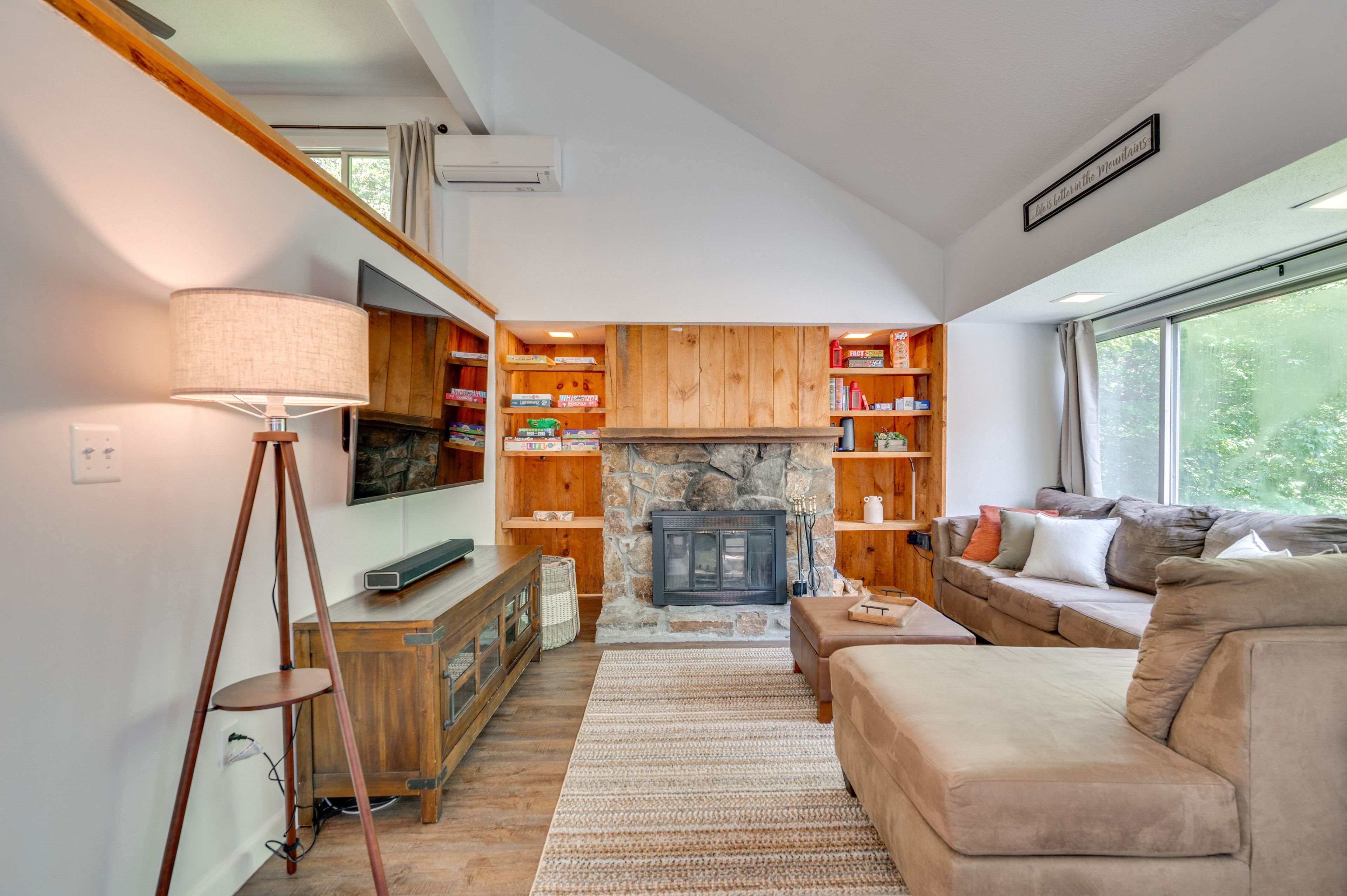 Campton Vacation Rental | 3BR | 2BA | 1,225 Sq Ft | Stairs Required