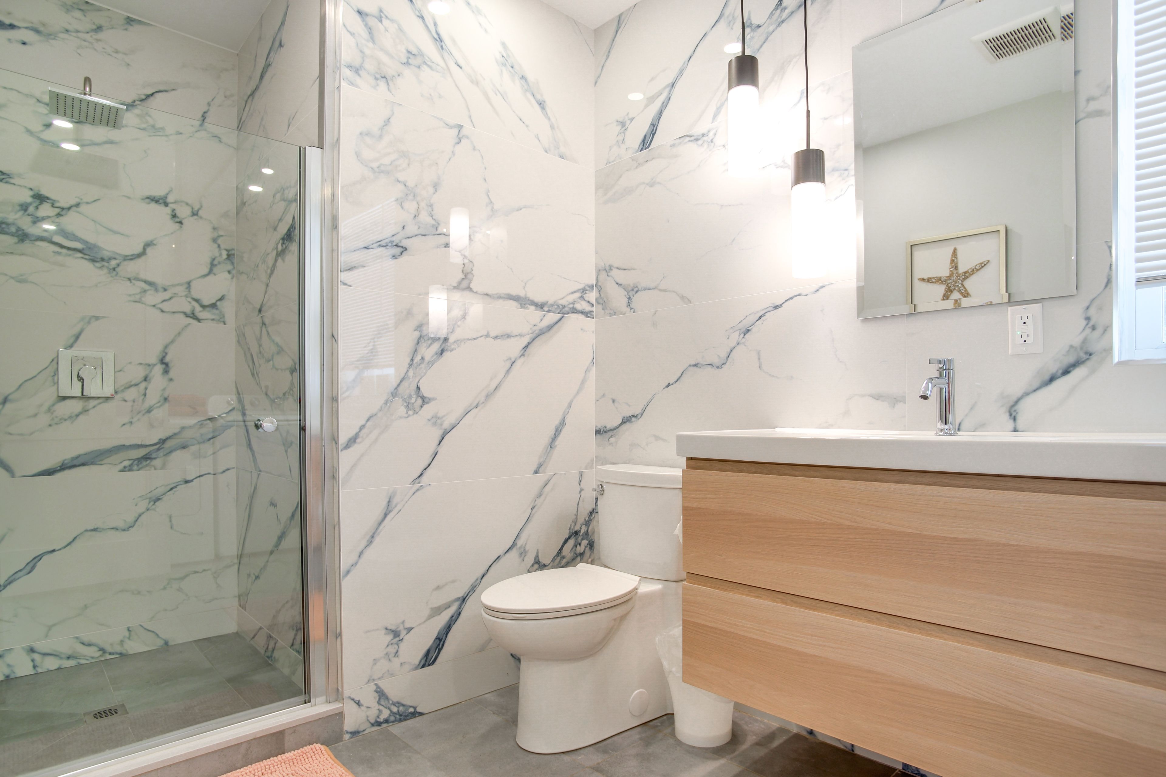 Bathroom | 1st Floor