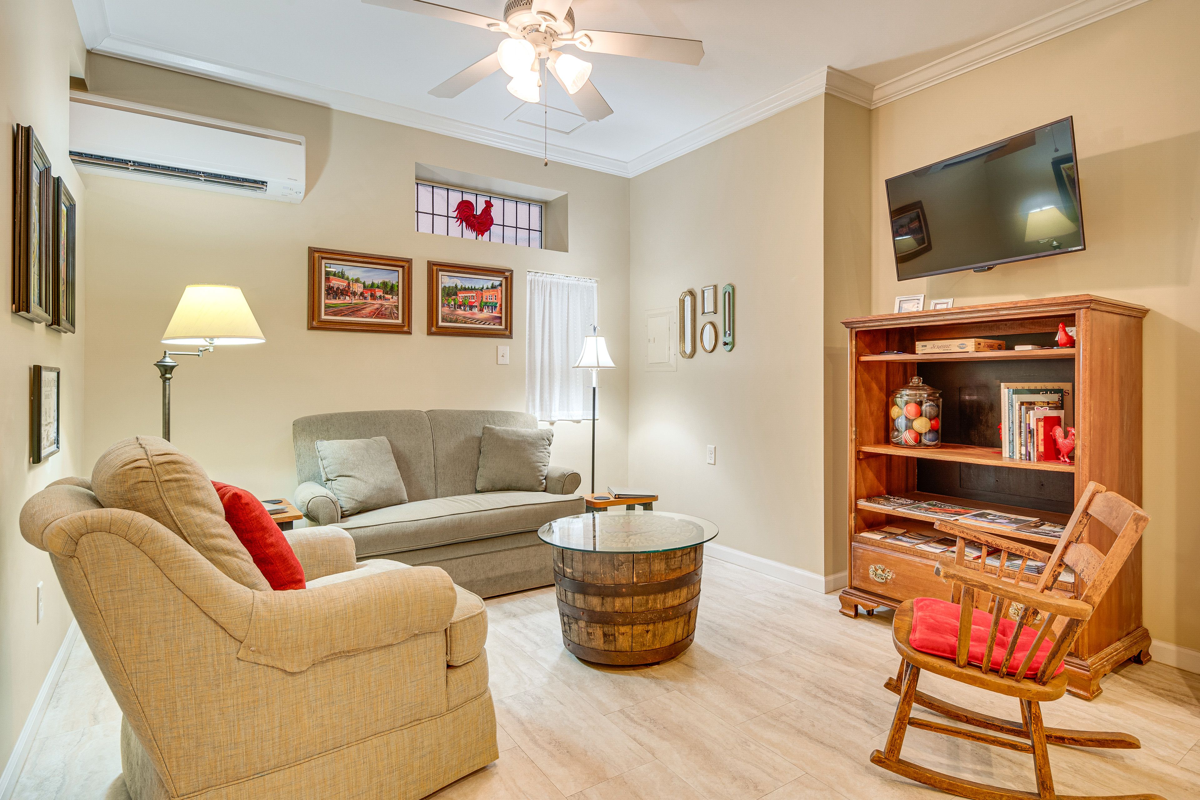 Living Room | Free WiFi