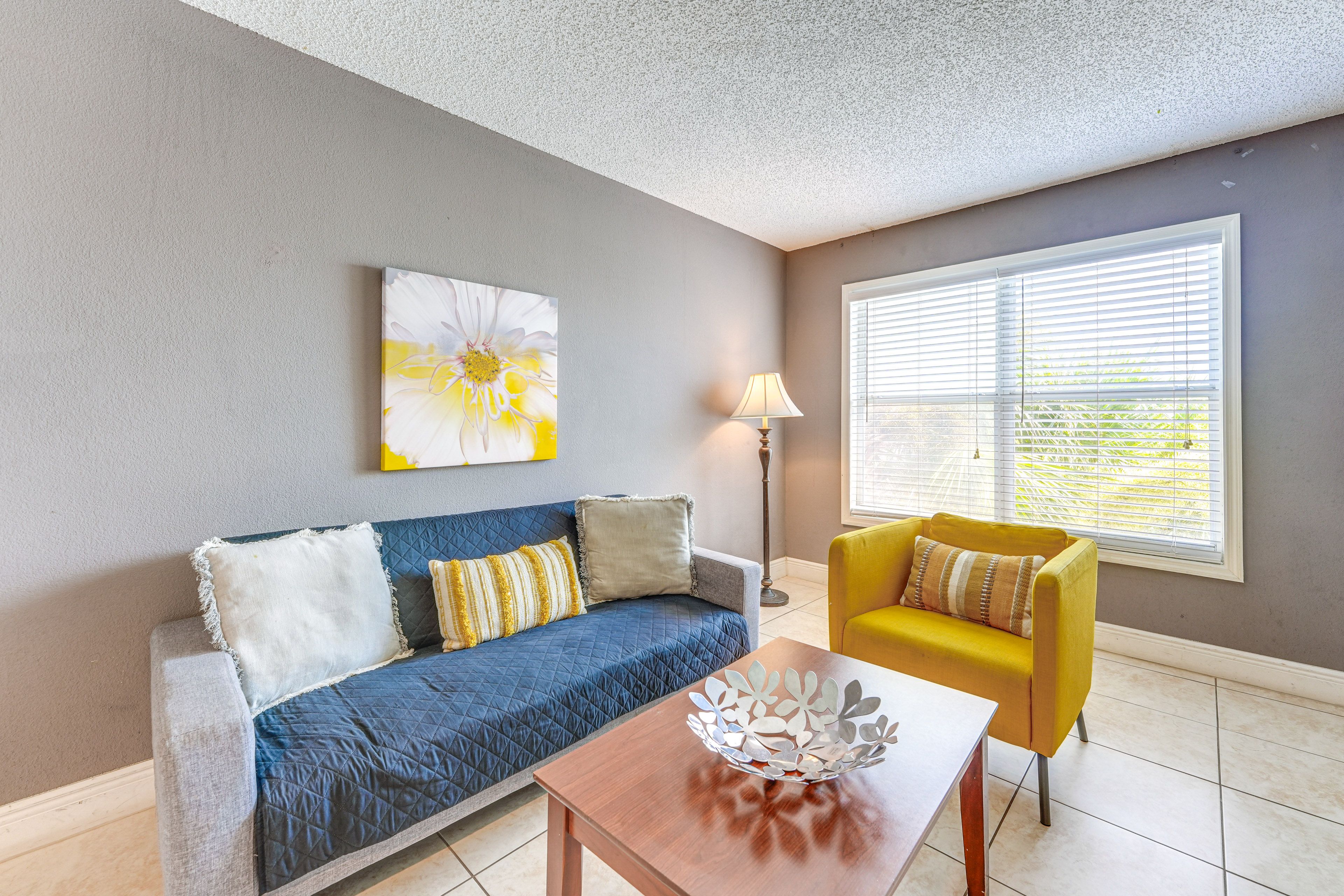 Living Room | Twin Sleeper Sofa | Flat-Screen TV