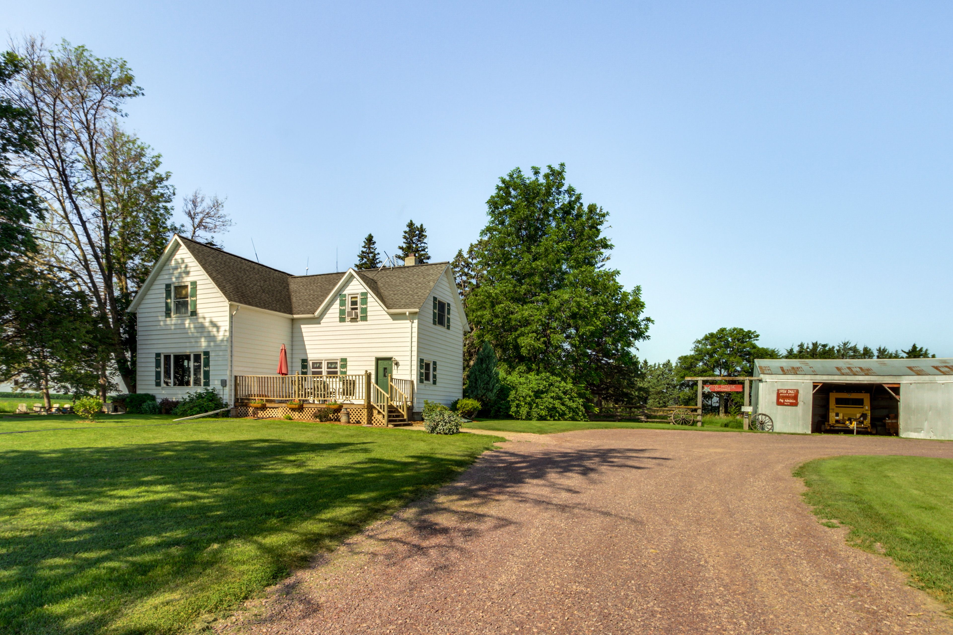 Parking | Shared Driveway (12 Vehicles) | RV/Trailer Parking