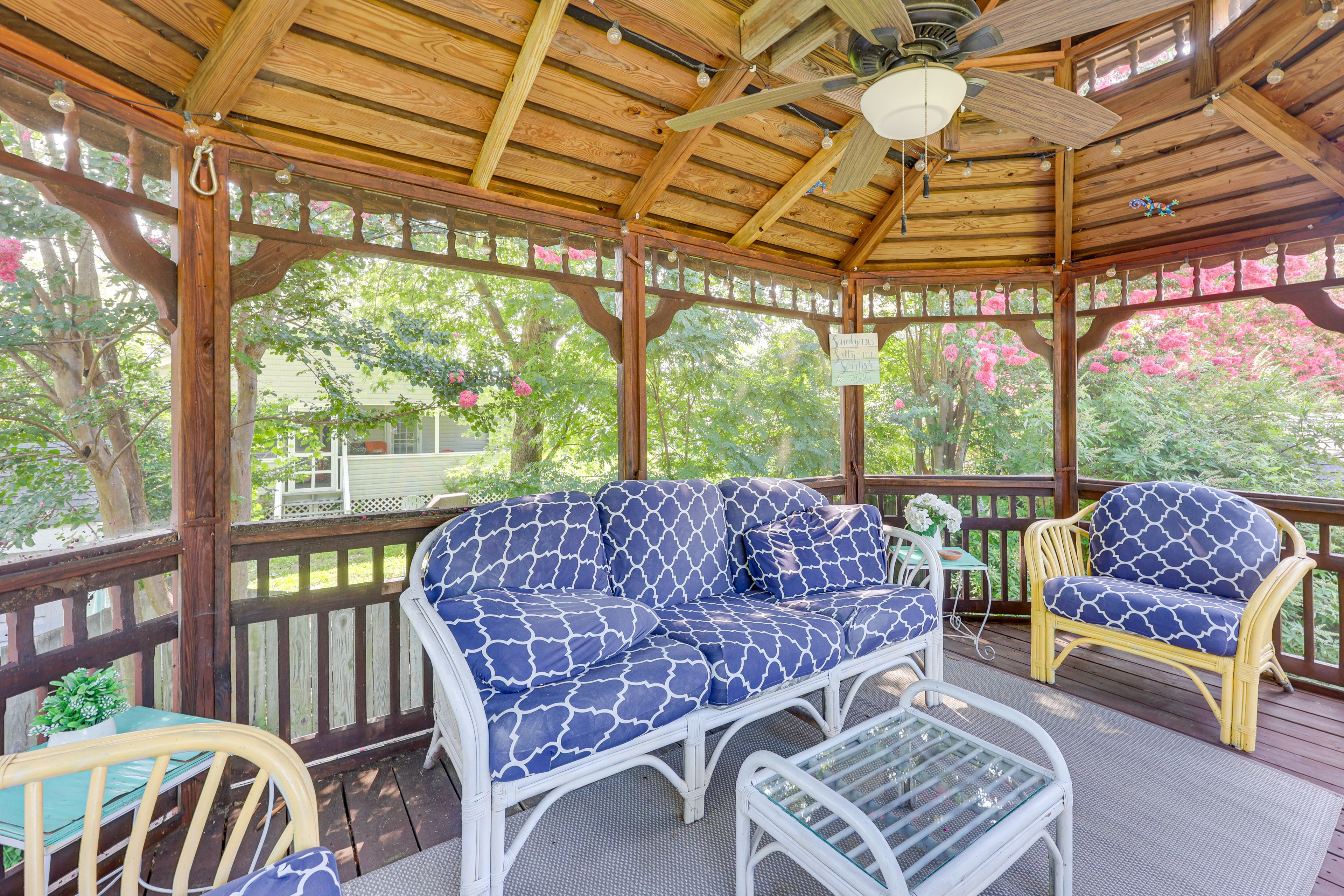 Gazebo | Outdoor Lounge Seating