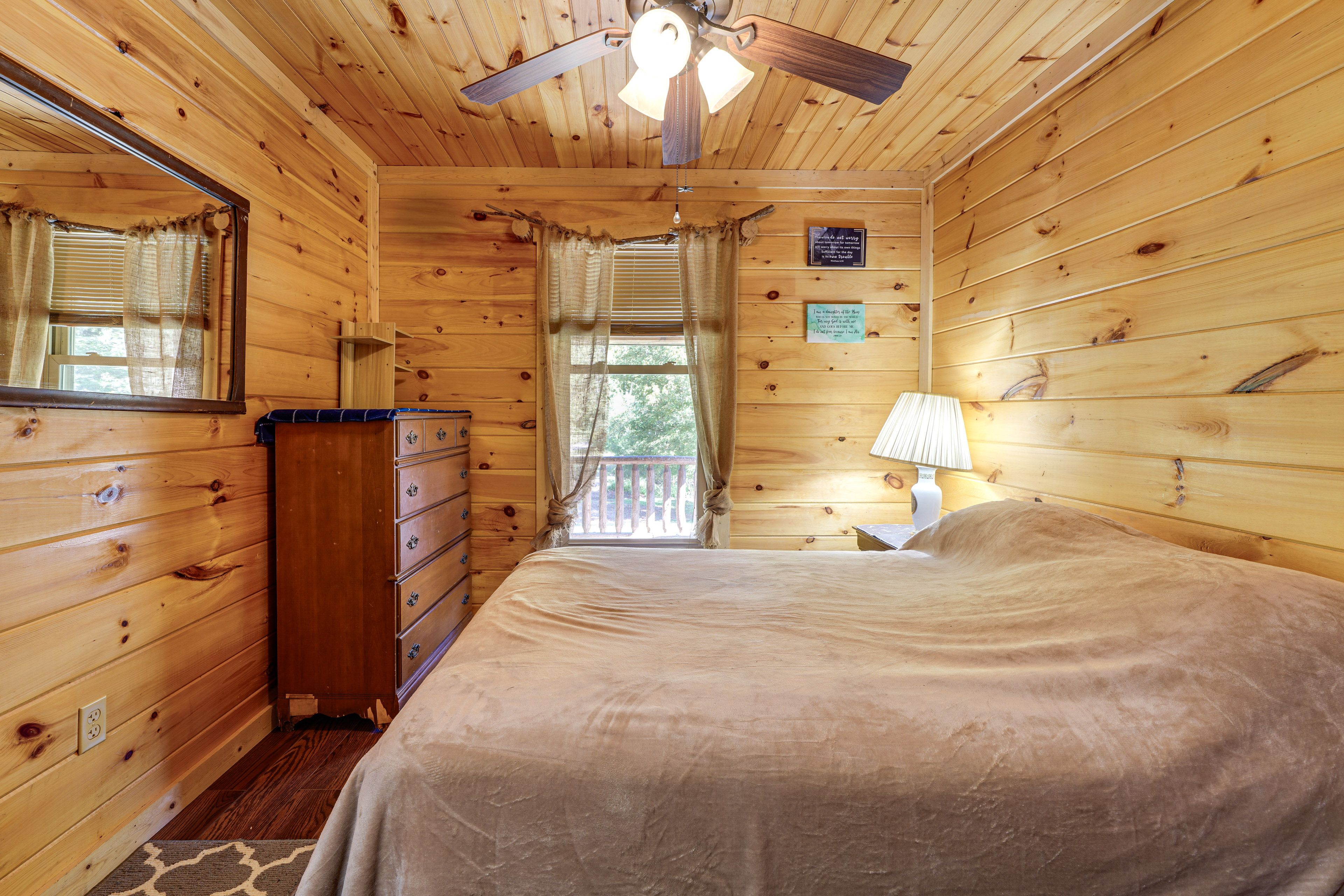 Bedroom | Full Bed | 1st Floor