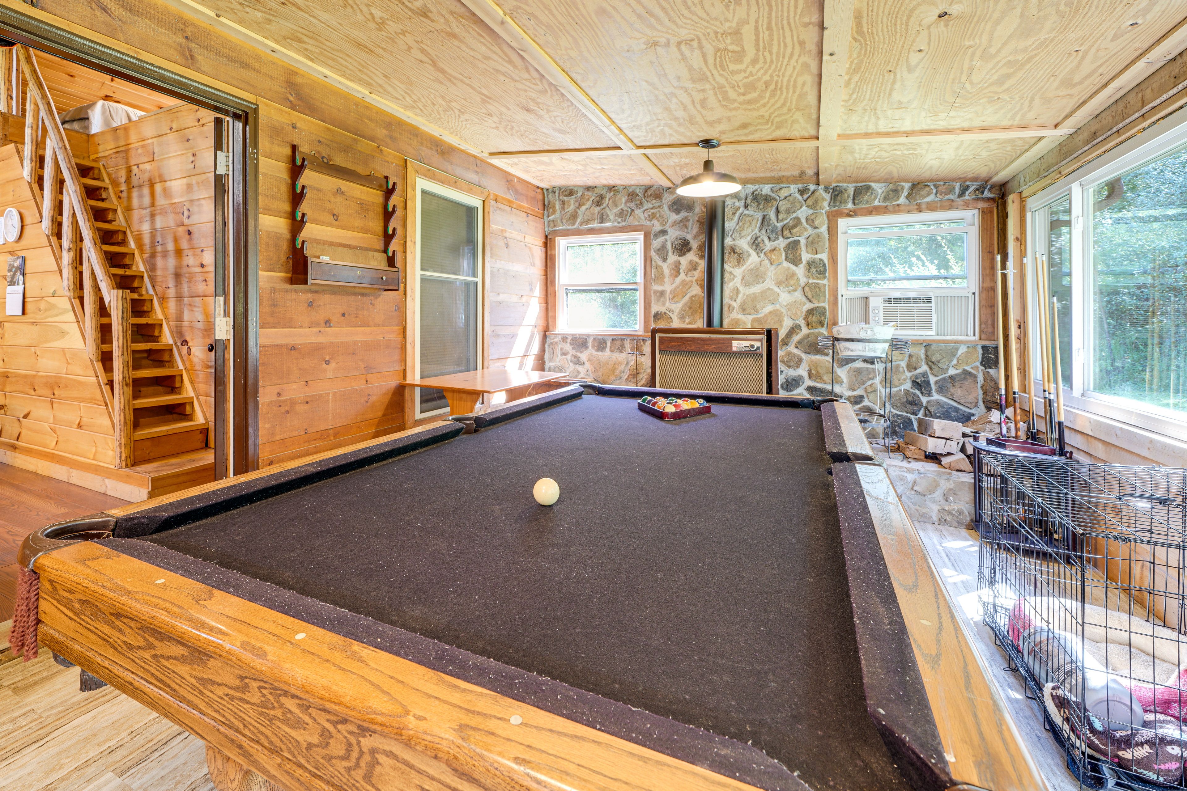 Leisure Area | Pool Table | Dining Table | 1st Floor