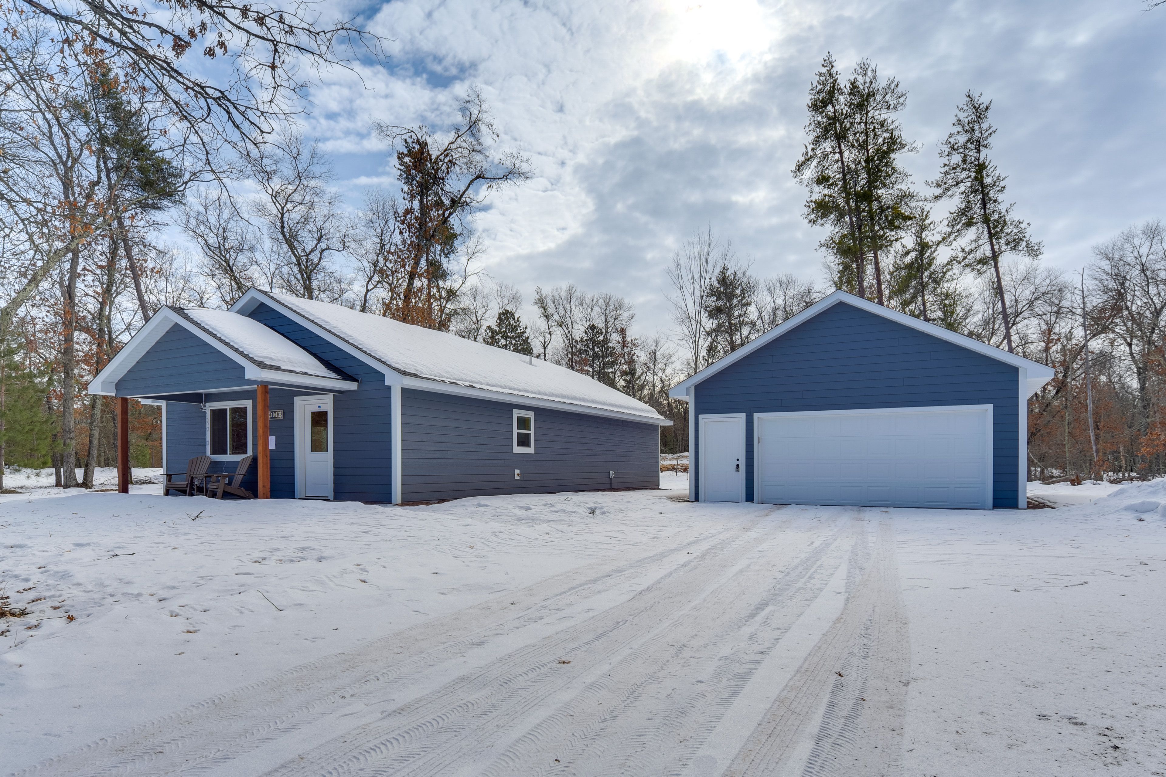 Parking | Driveway (4 Vehicles)