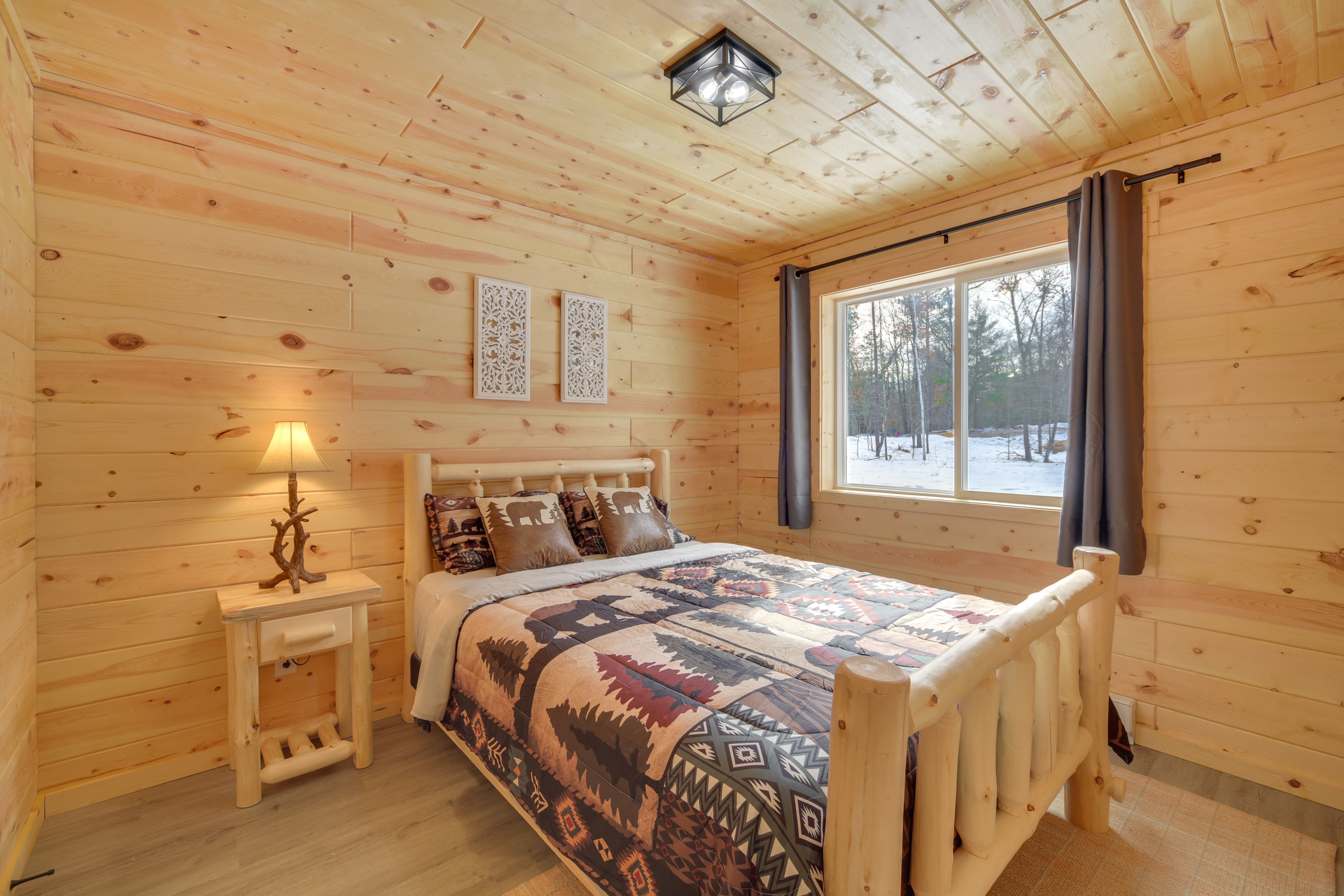 Bedroom 2 | Queen Bed